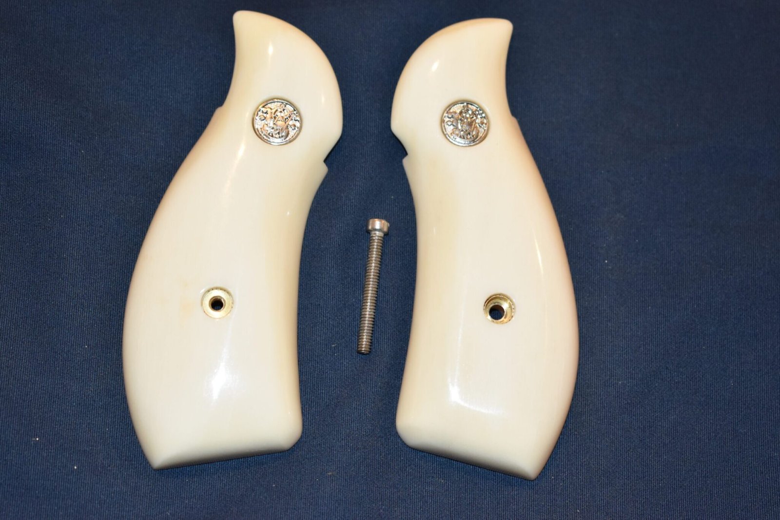 SMITH & WESSON K OR L FRAME ROUND BUTT GIRAFFE BONE GRIPS KRBGB8