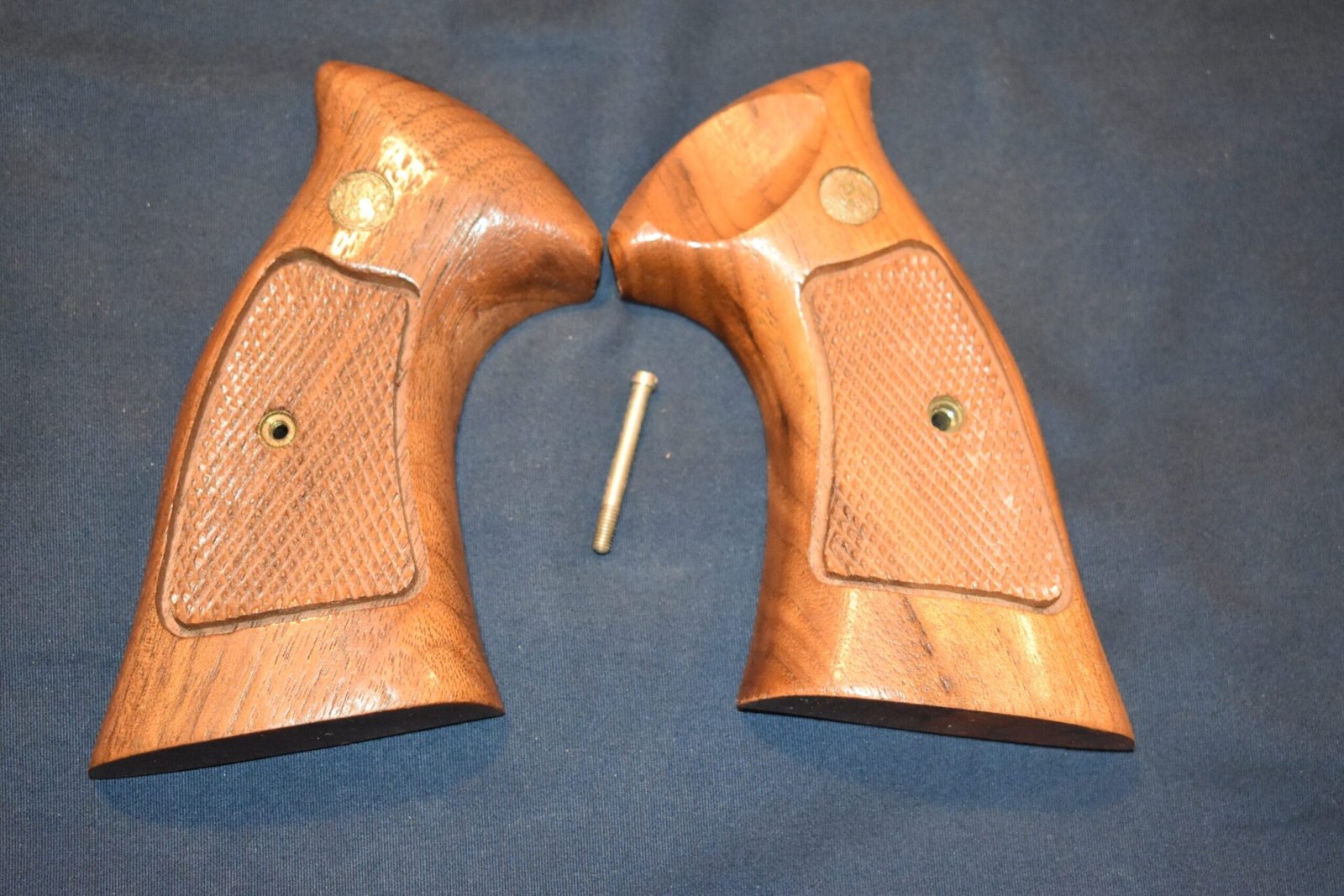 SMITH & WESSON FACTORY K FRAME TARGET GRIPS KCT18