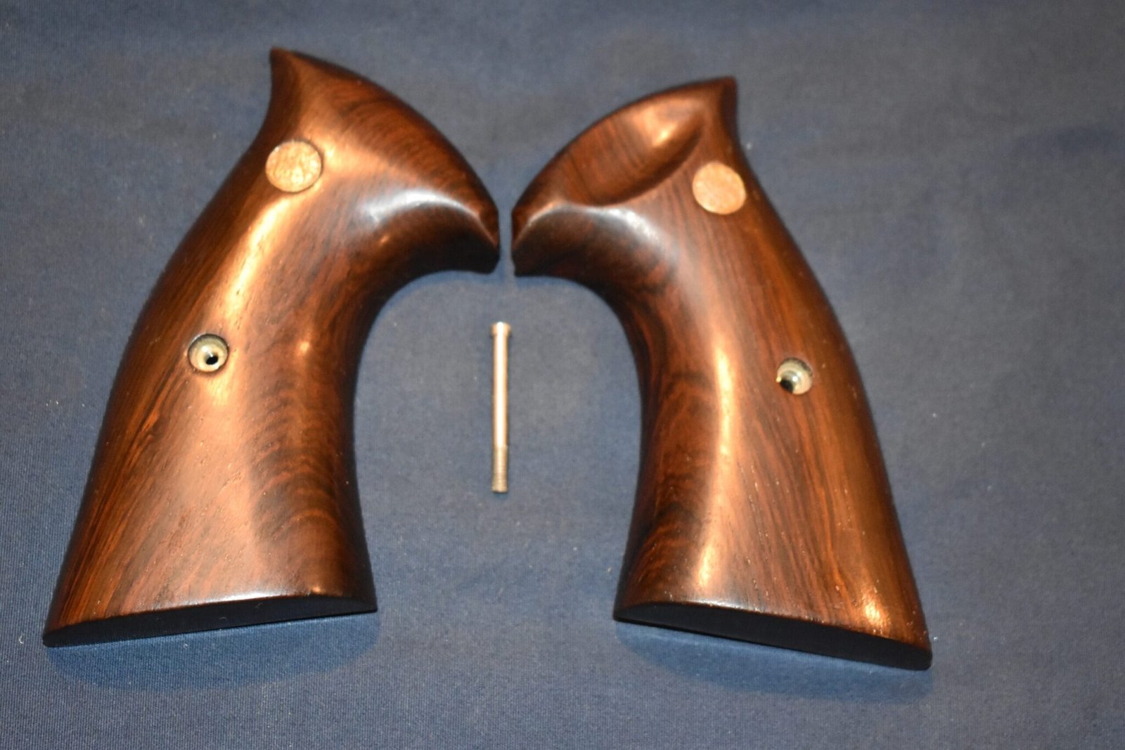 SMITH & WESSON FACTORY K FRAME ROSEWOOD PRESENTATION TARGET GRIPS KPT18