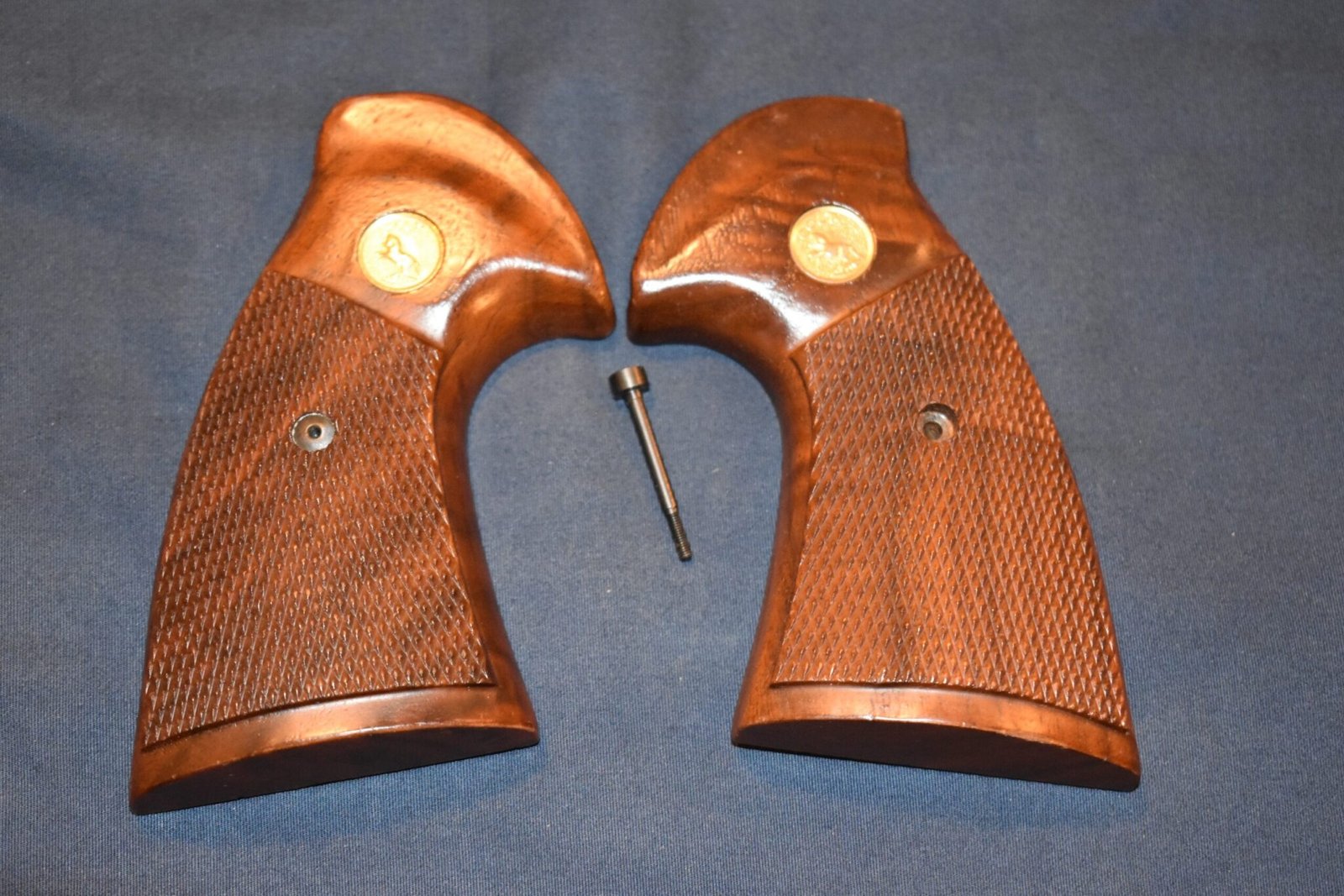 COLT FACTORY I FRAME TARGET GRIPS FOR A COLT PYTHON CPT6