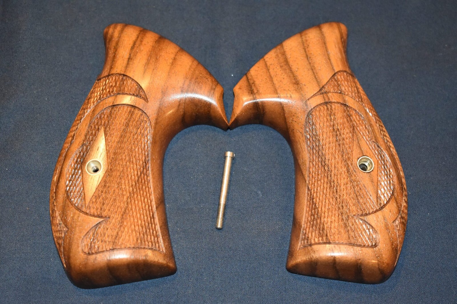 KEITH BROWN CUSTOM SMITH & WESSON N FRAME ROUND BUTT "ROPER" GRIPS KBNR40
