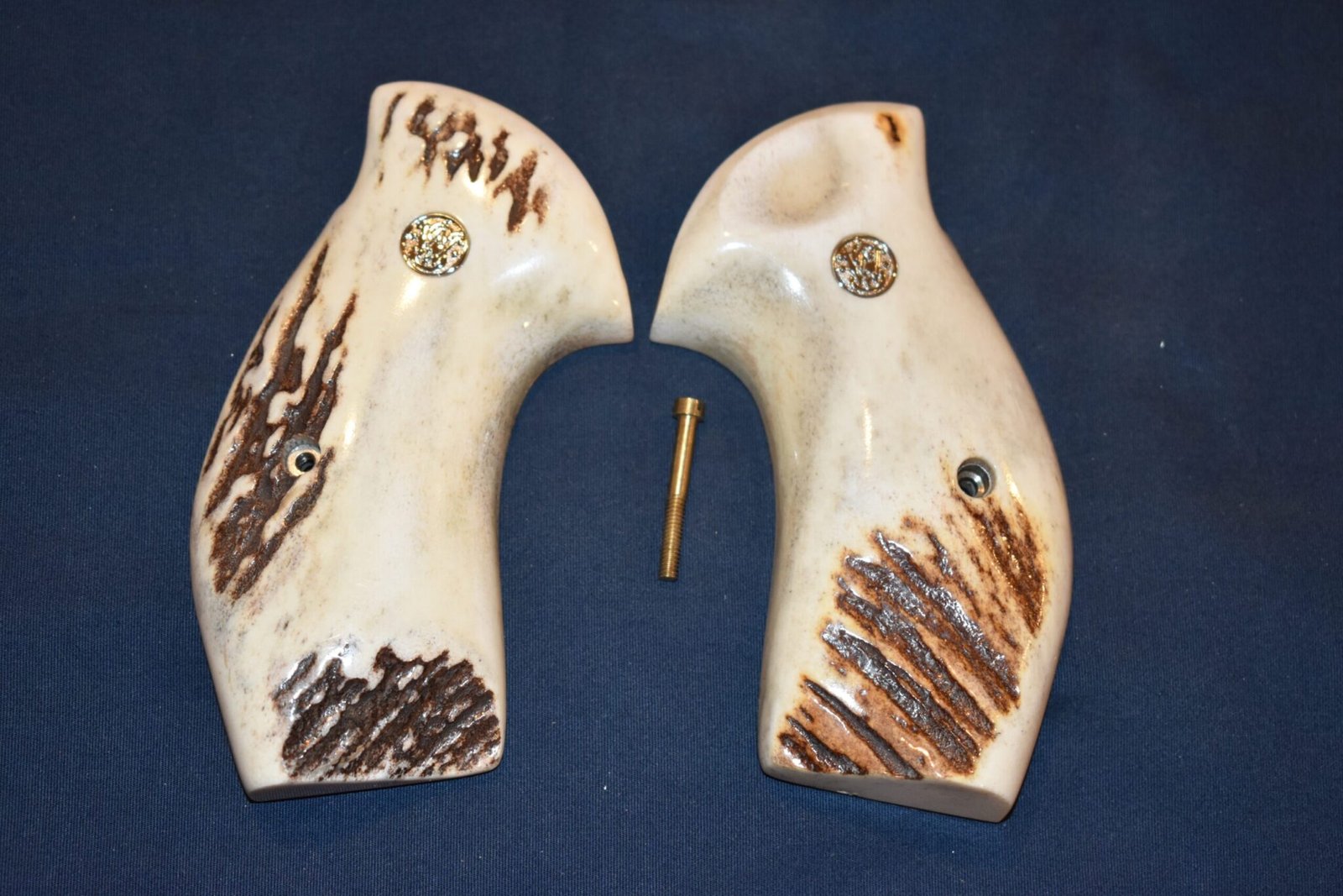 SMITH & WESSON K FRAME ROUND BUTT TARGET SAMBAR STAG GRIPS SWKTS1