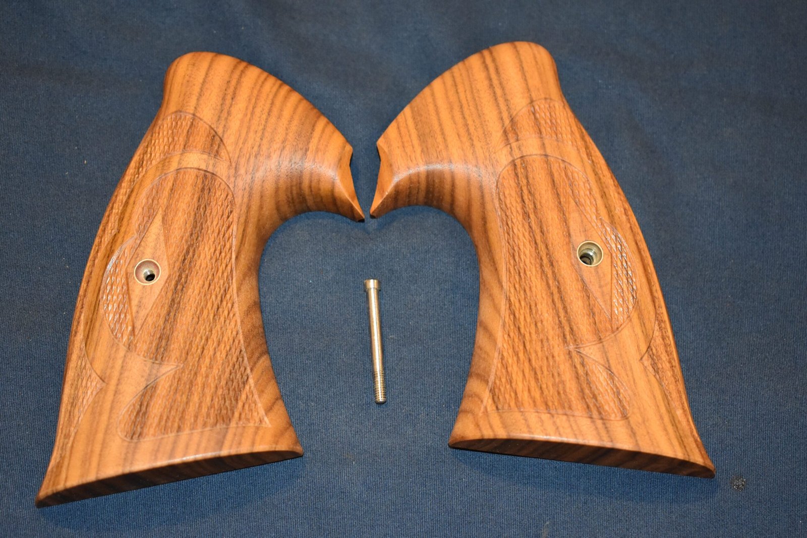 KEITH BROWN COLT PYTHON ROPER STYLE GRIPS KBCP5