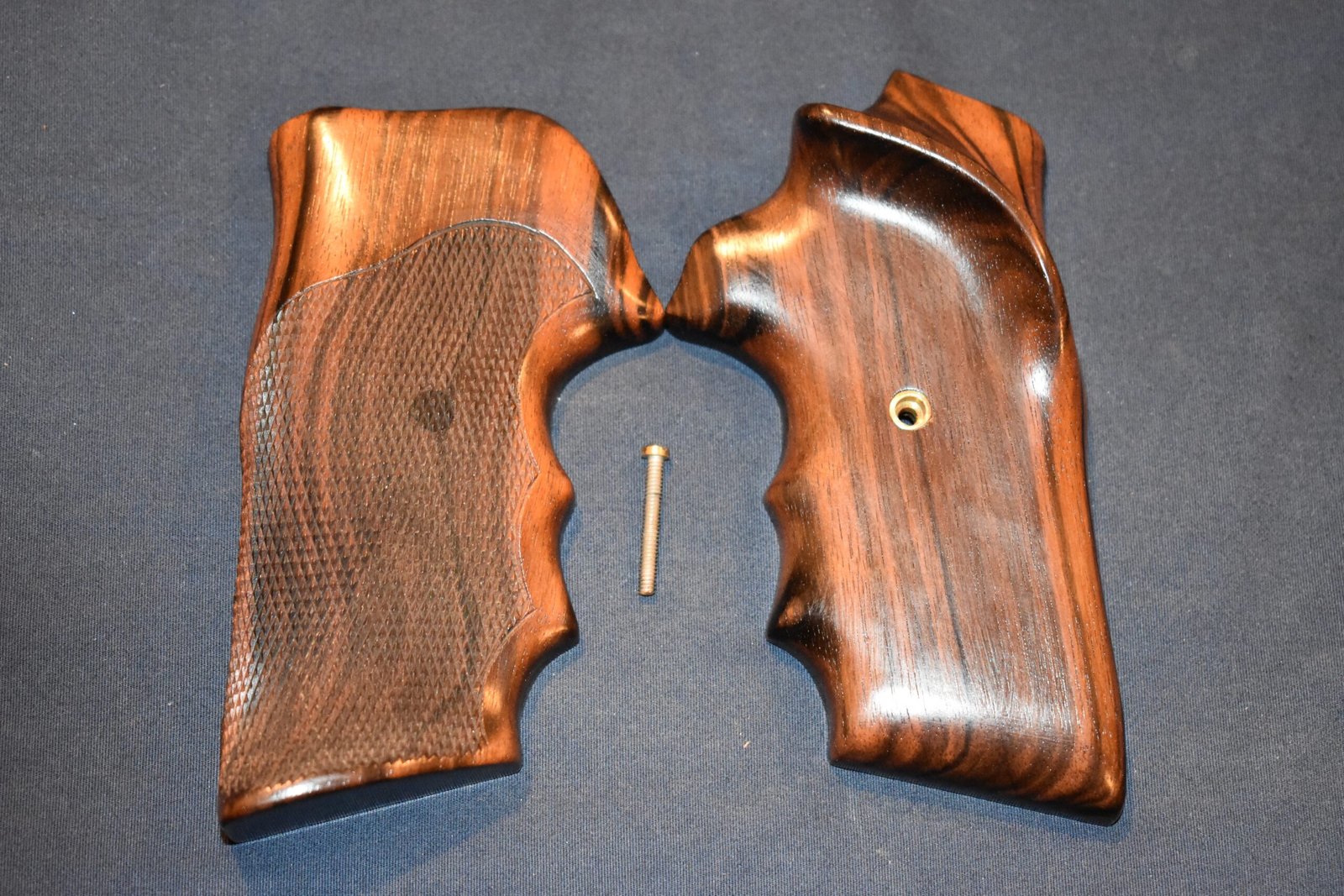 SMITH & WESSON N FRAME FUZZY FARRANT CUSTOM GRIPS SWNFF6