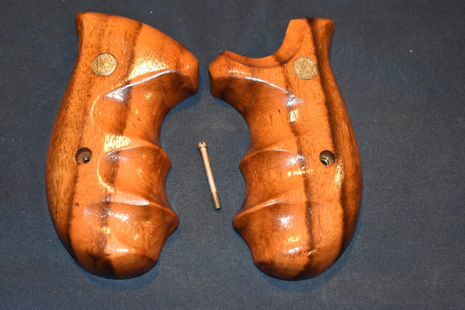 SMITH & WESSON N FRAME SQUARE BUTT COMBAT GRIPS SWNRBC3