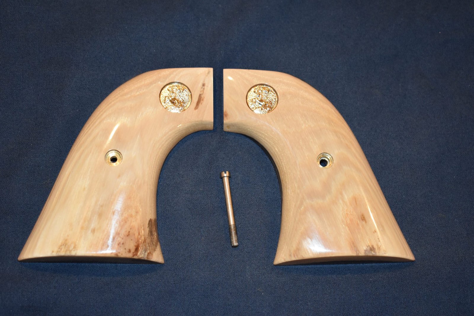 COLT SINGLE ACTION ARMY (S.A.A.) MAMMOTH IVORY GRIPS SAAMI2