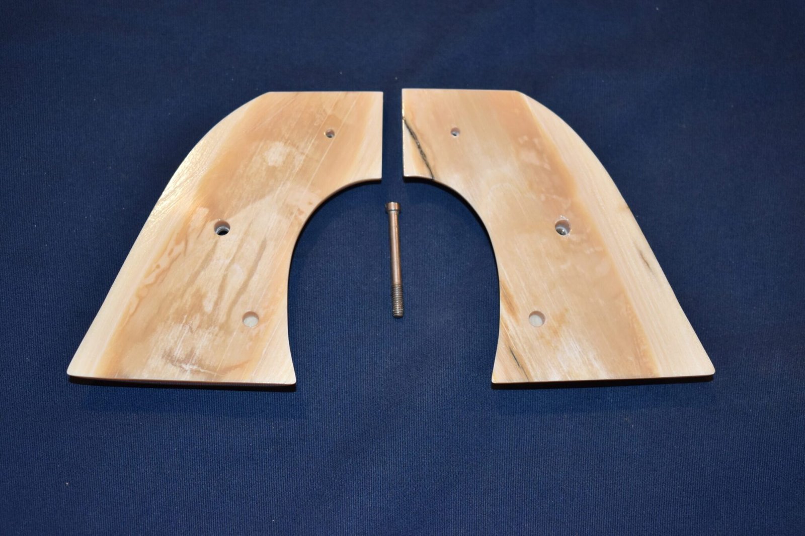 COLT SINGLE ACTION ARMY (S.A.A.) MAMMOTH IVORY GRIPS SAAMI3 - Image 4