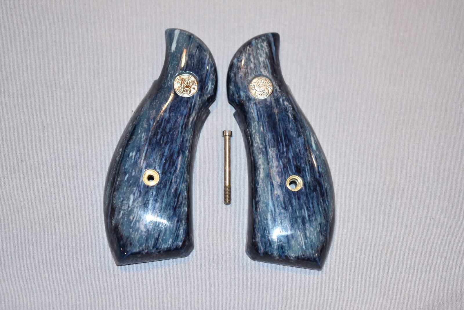 SMITH & WESSON K OR L FRAME ROUND BUTT GIRAFFE BONE GRIPS KRBGB10