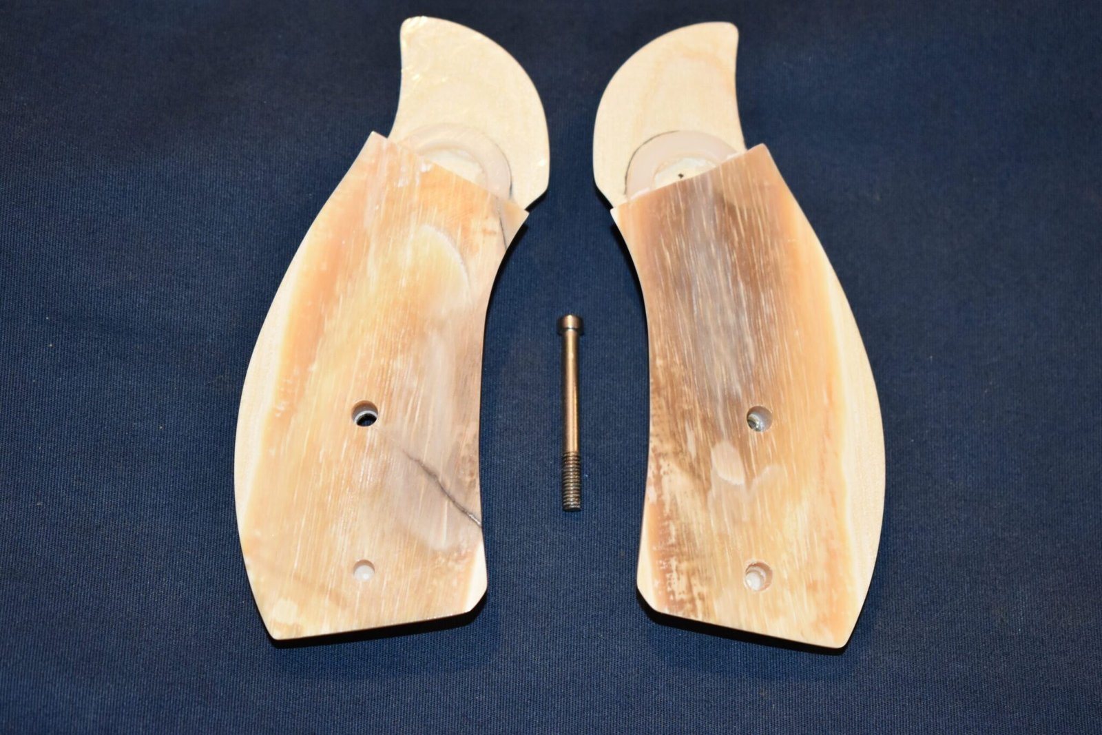 SMITH & WESSON K OR L FRAME MAMMOTH IVORY GRIPS KRBMI1 - Image 3