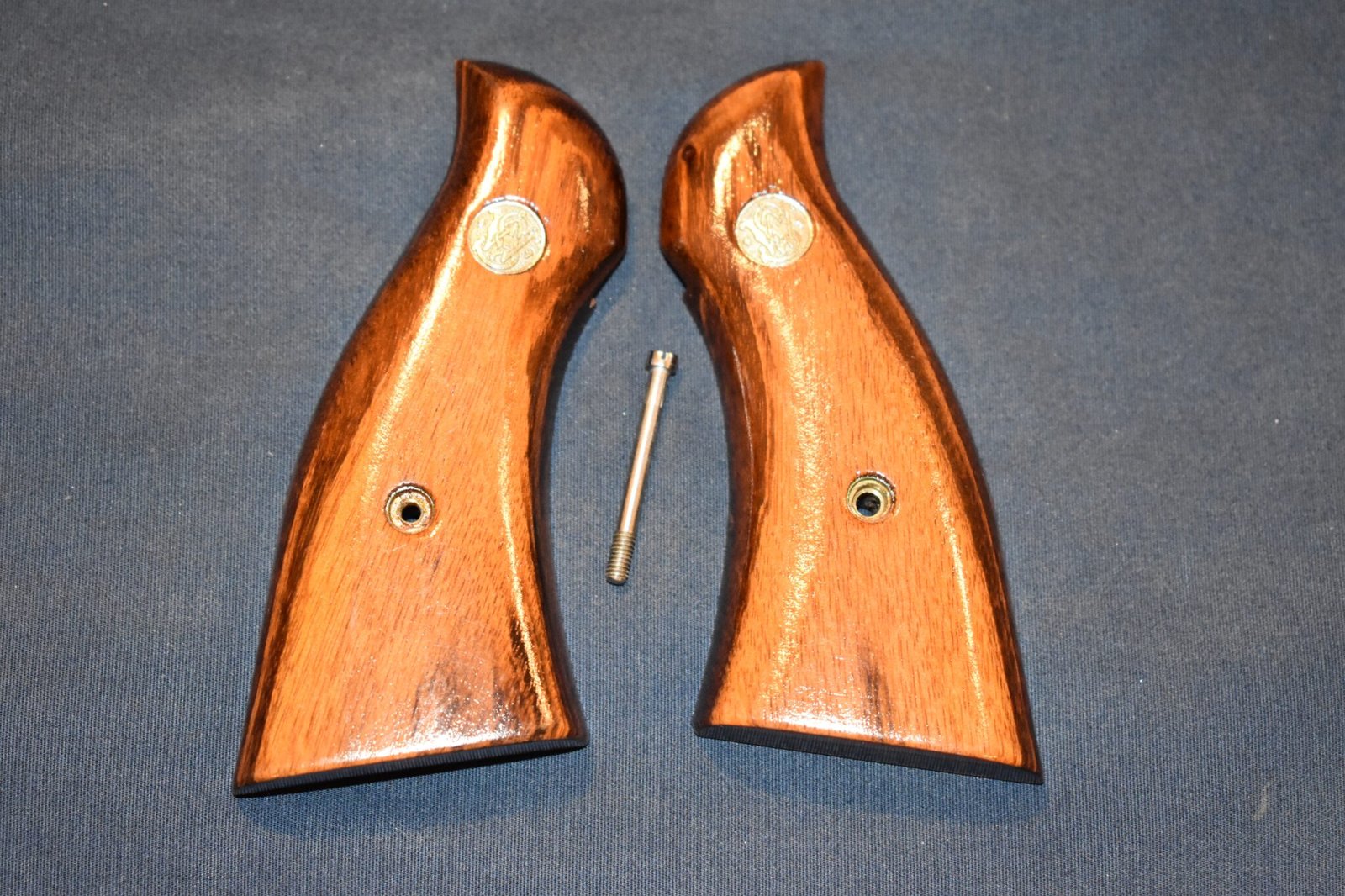 SMITH & WESSON K FRAME FACTORY GONCALO ALVES PRESENTATION GRIPS K13