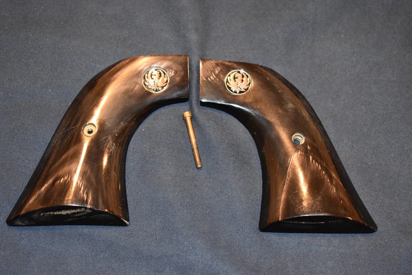 RUGER SUPER BLACKHAWK BUFFALO HORN GRIPS RSBHBH1