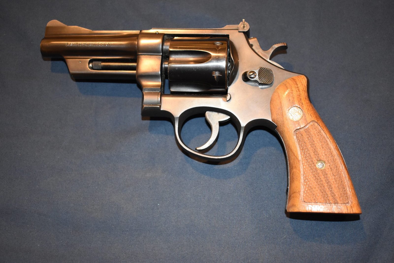 SMITH & WESSON N FRAME MAGNA GRIPS SWNM7 - Image 4