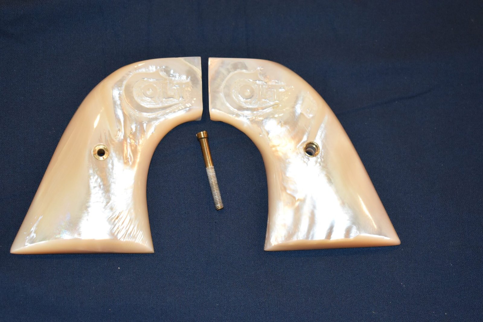 COLT SINGLE ACTION ARMY (S.A.A.) MOTHER OF PEARL GRIPS SAAMP5