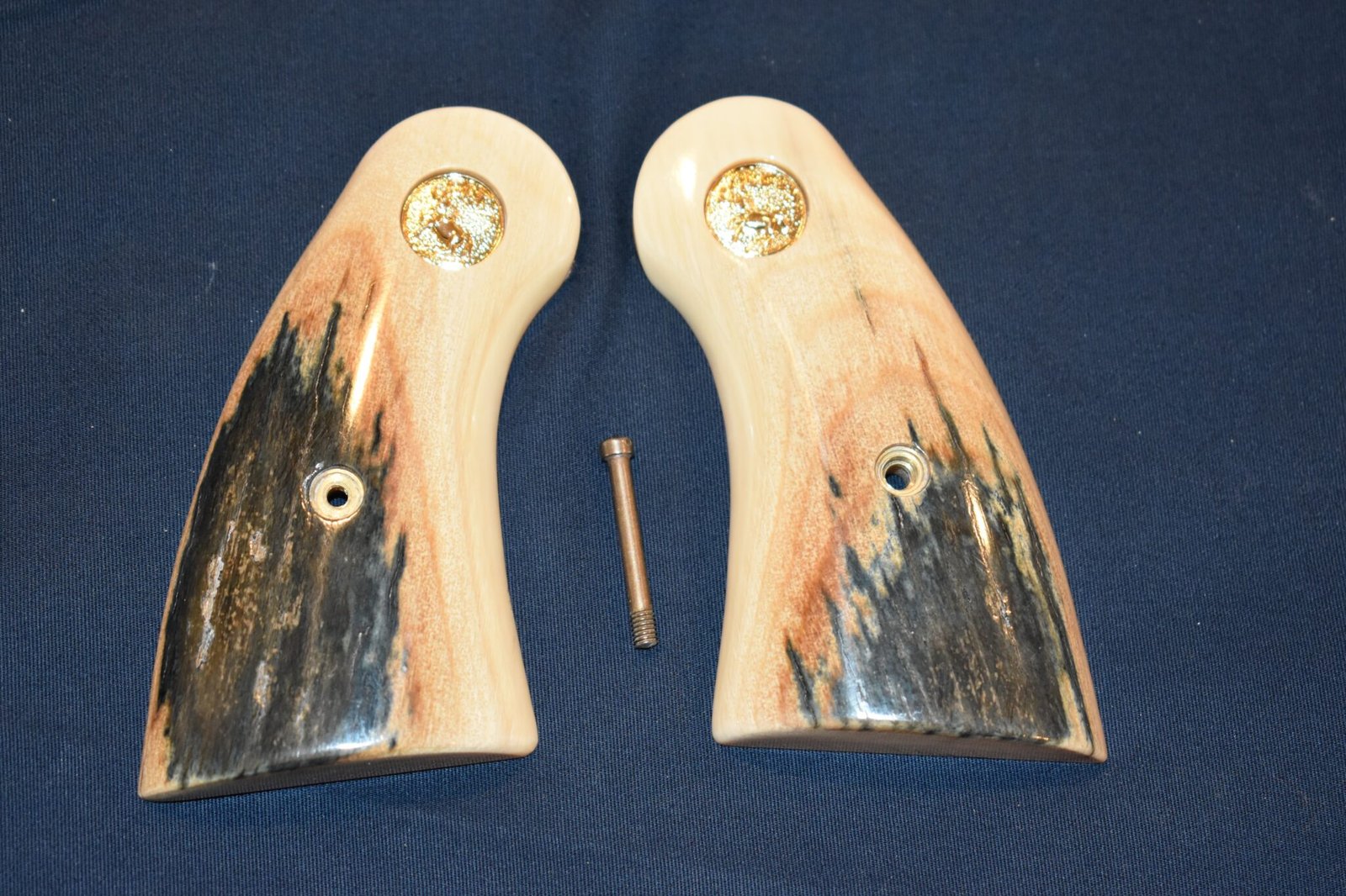 COLT PYTHON / OFFICER'S MODEL MATCH MAMMOTH IVORY GRIPS PMI1