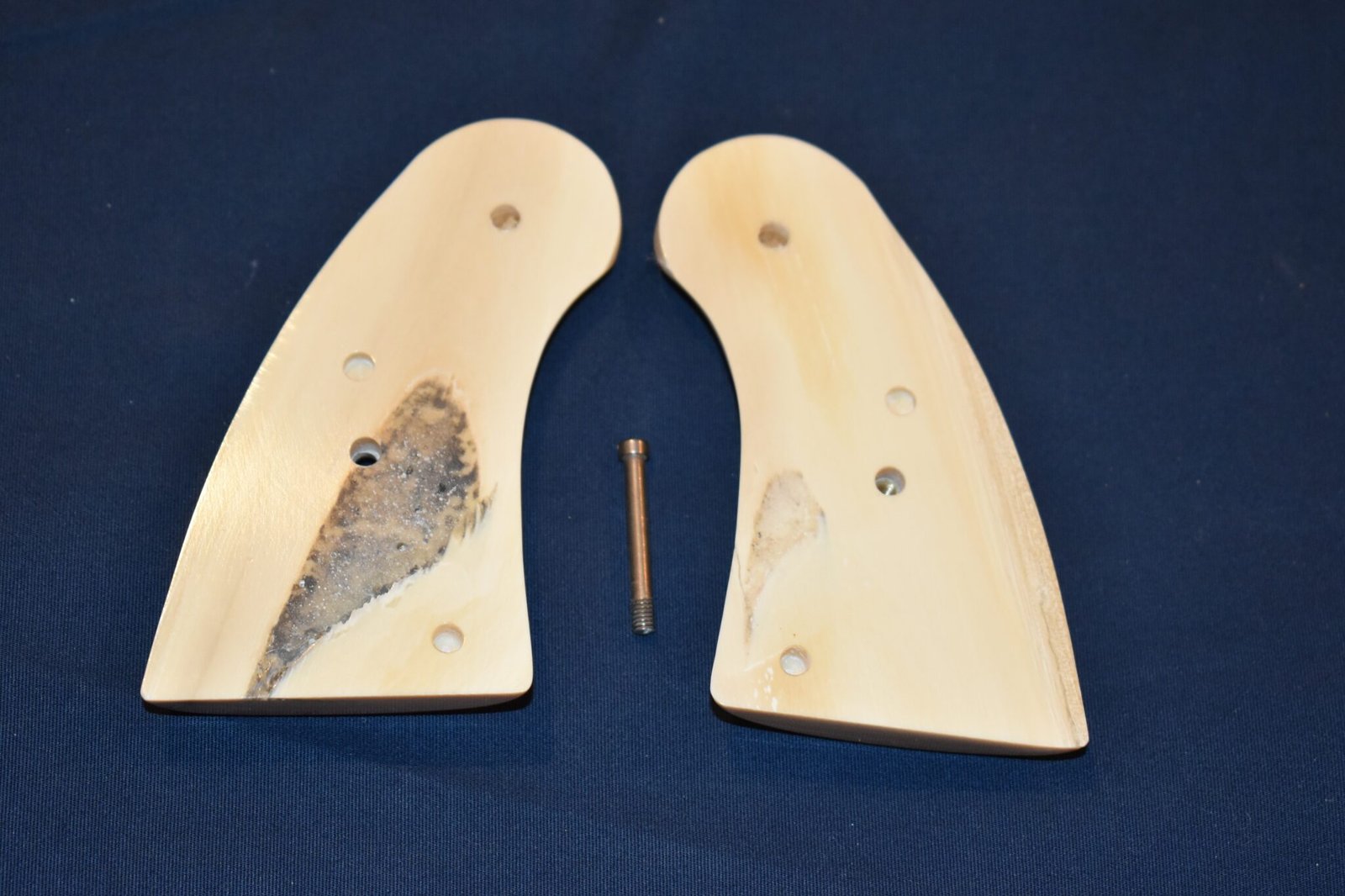 COLT PYTHON / OFFICER'S MODEL MATCH MAMMOTH IVORY GRIPS PMI1 - Image 3