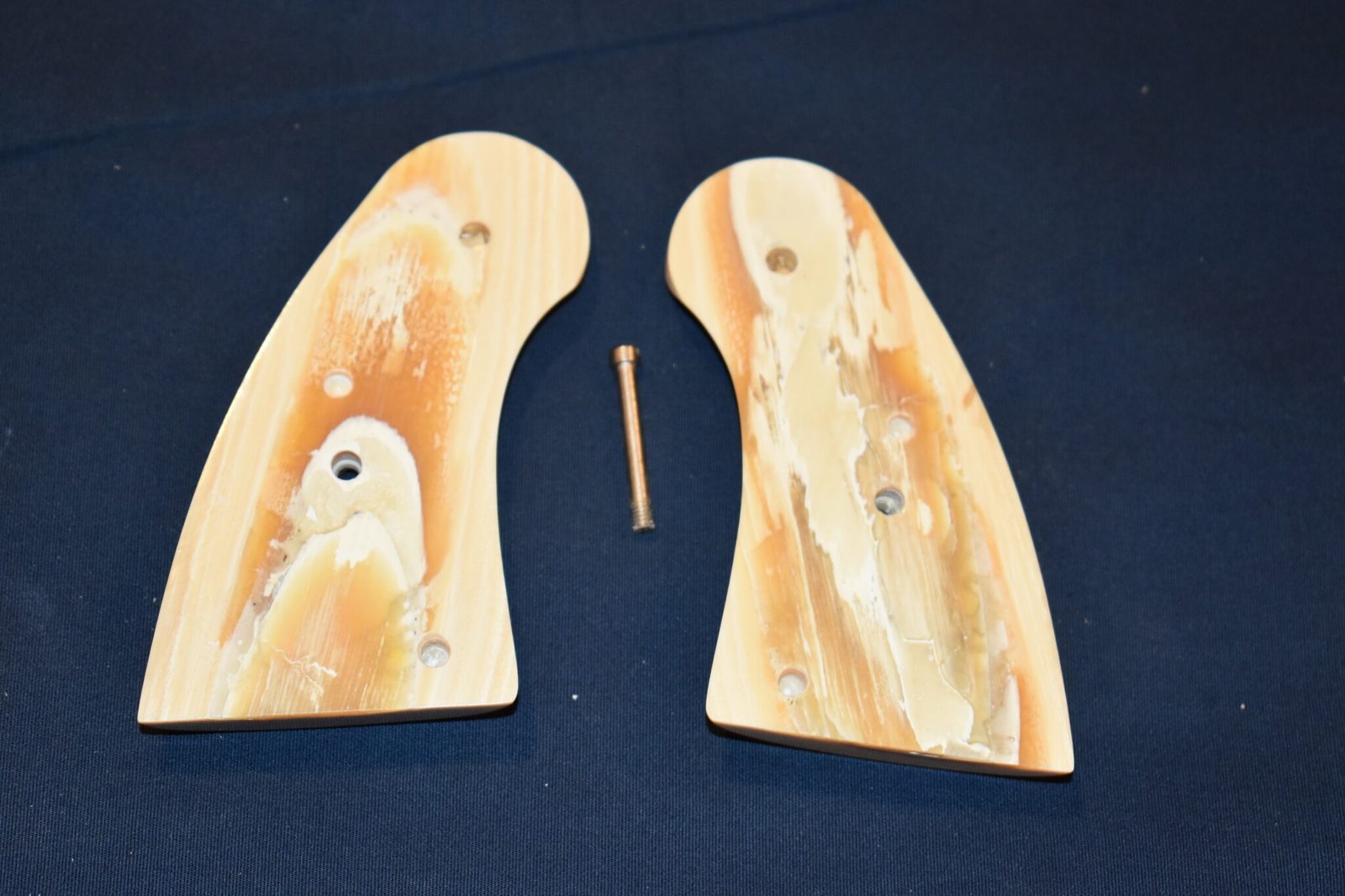 COLT PYTHON / OFFICER'S MODEL MATCH MAMMOTH IVORY GRIPS PMI3 - Image 3