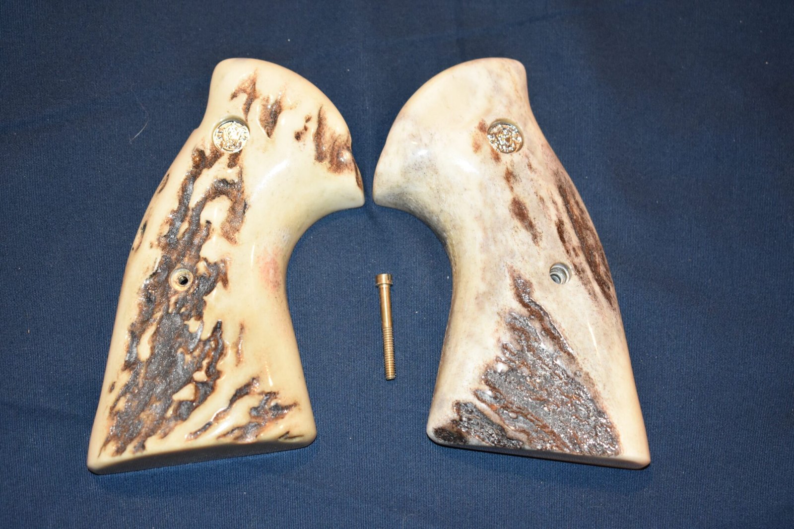 SMITH & WESSON K FRAME TARGET SQUARE BUTT SAMBAR STAG GRIPS KSQSS17