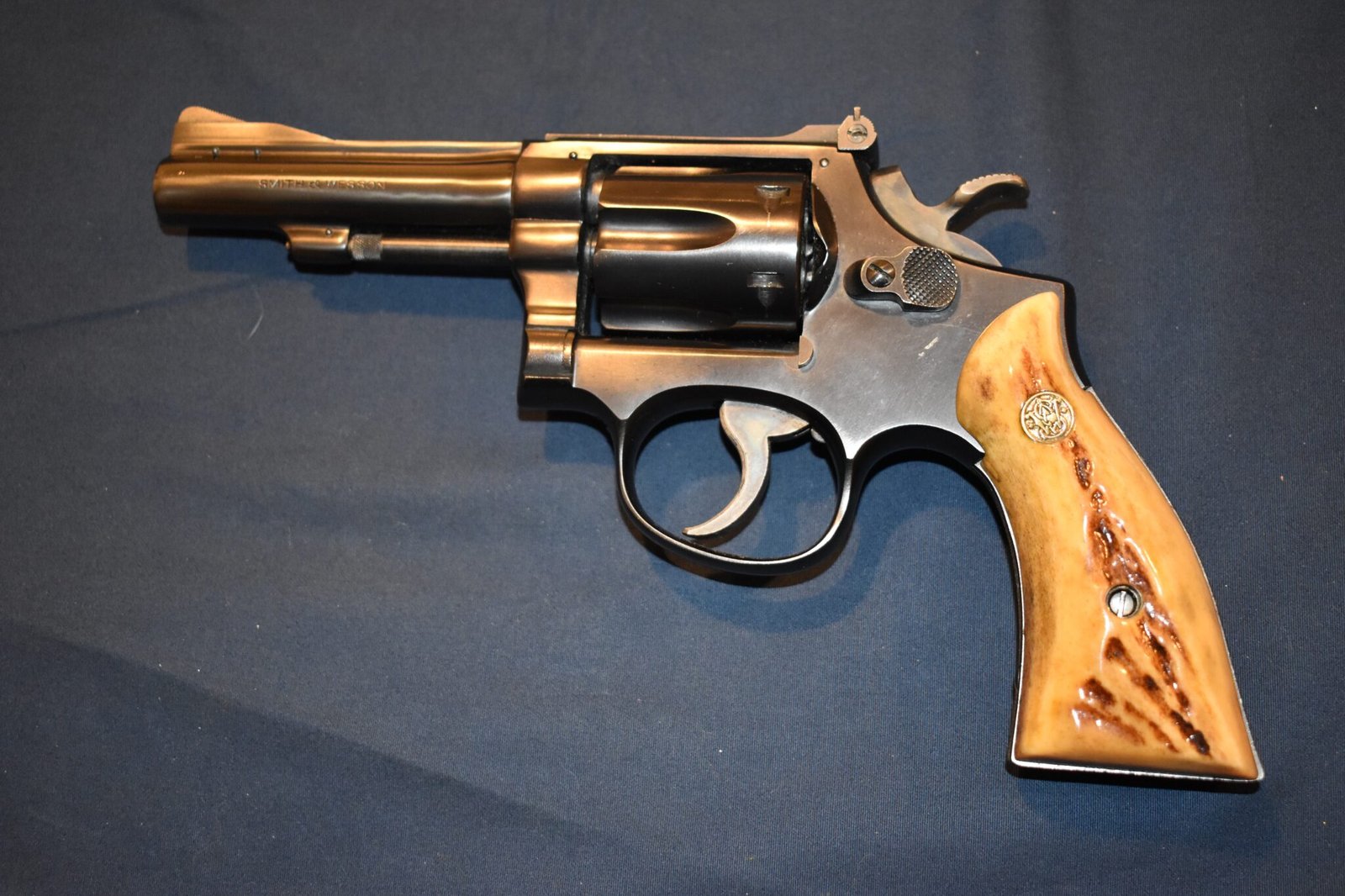 SMITH & WESSON K FRAME SQUARE BUTT VINTAGE SAMBAR STAG GRIPS KSQSS16 - Image 4