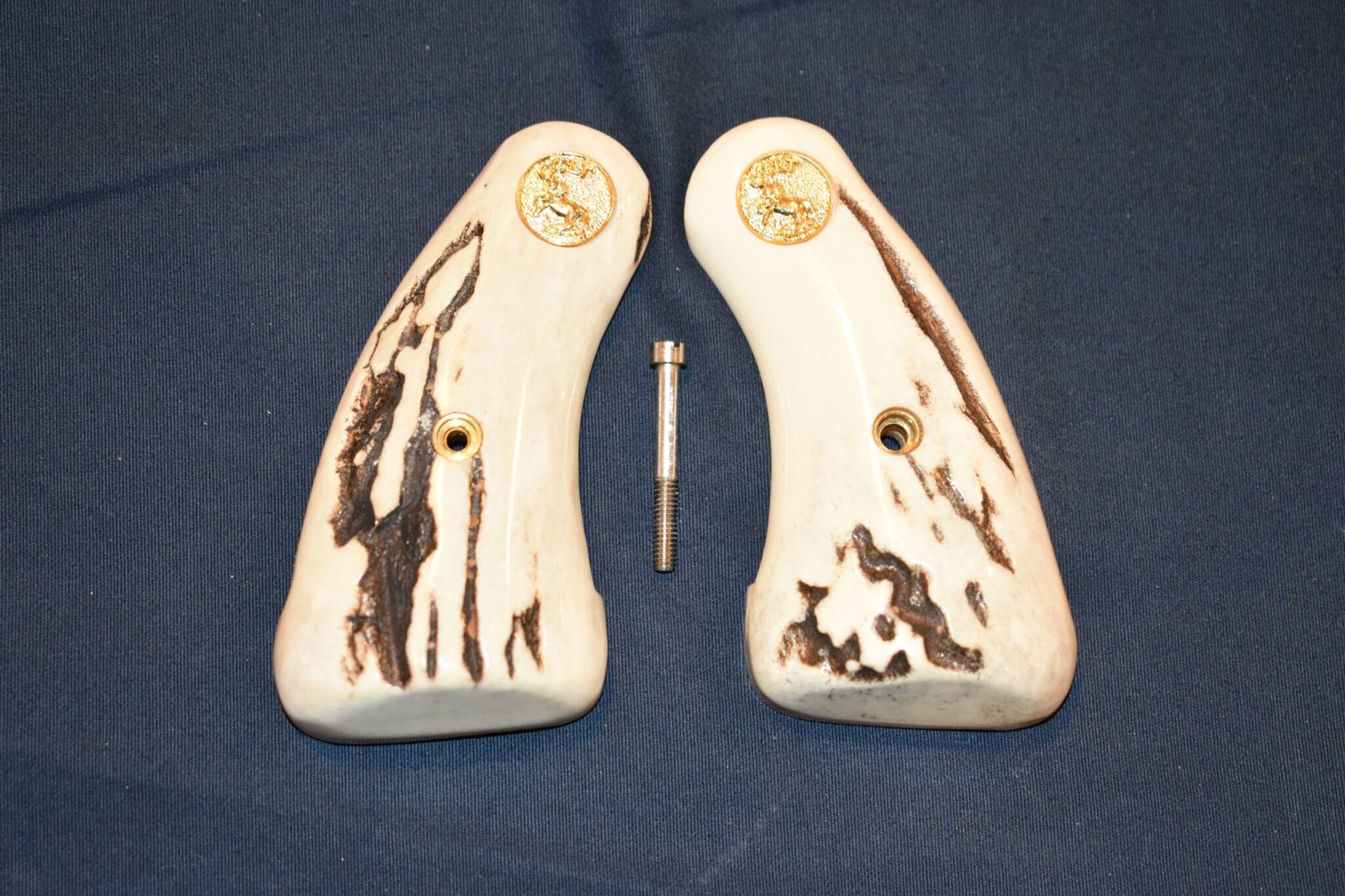 COLT DETECTIVE / DIAMONDBACK SAMBAR STAG GRIPS CDSS6