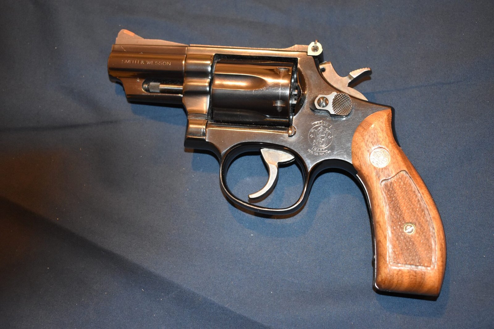 SMITH & WESSON K FRAME SQUARE BUTT FACTORY MAGNA GRIPS KRBM9 - Image 4