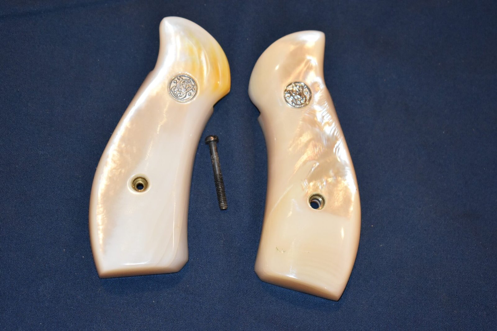 SMITH & WESSON N FRAME MOTHER OF PEARL GRIPS NRBMP1
