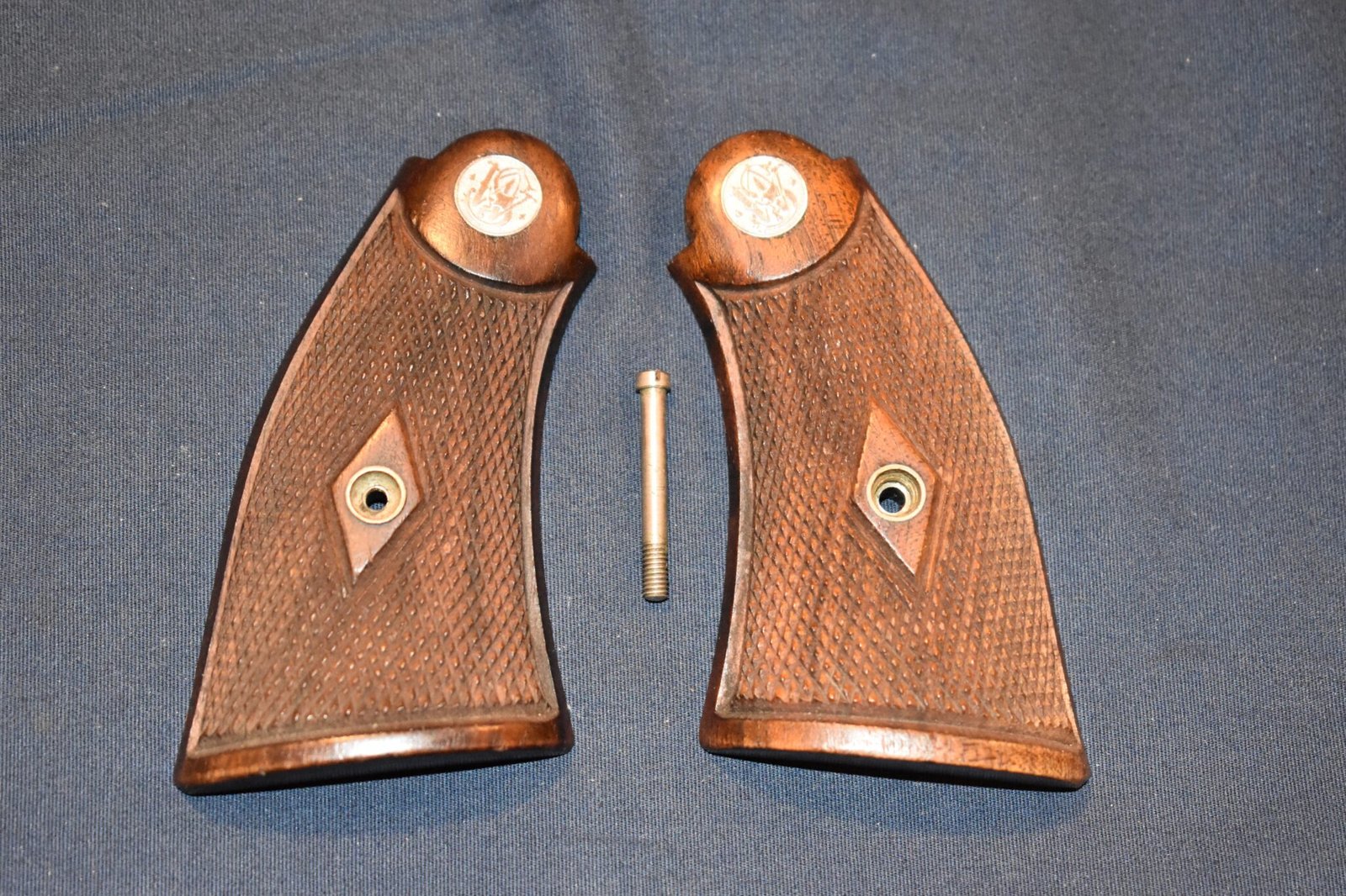 SMITH & WESSON K FRAME PRE-WAR SERVICE GRIPS WITH SMALL SILVER MEDALLIONS KPWS2