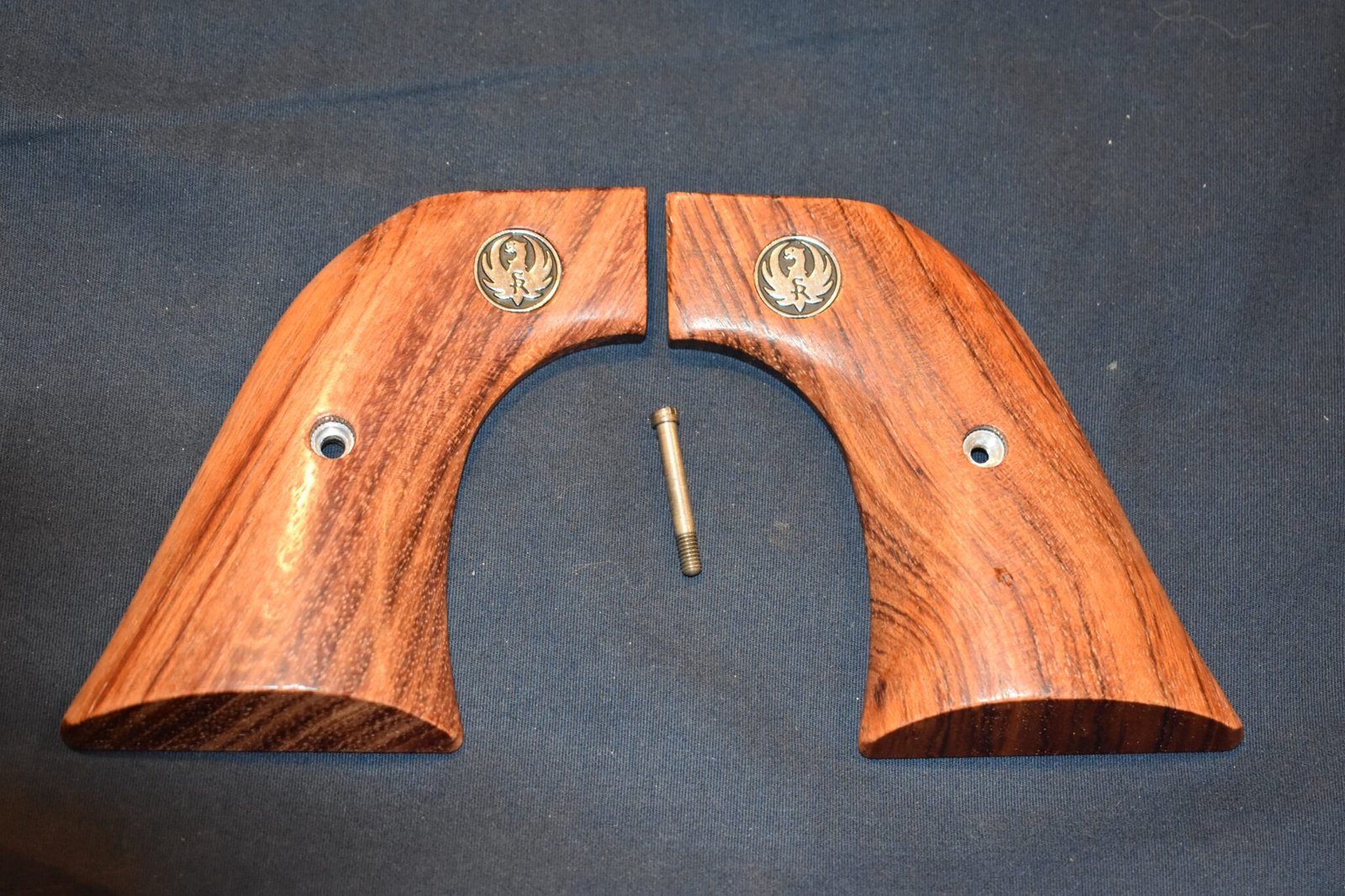 RUGER SUPER BLACKHAWK FACTORY WOOD GRIPS RSBHW1
