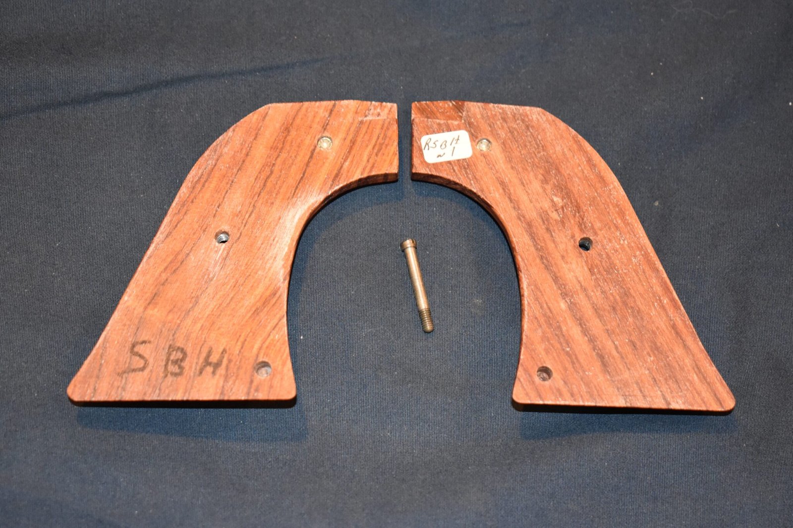 RUGER SUPER BLACKHAWK FACTORY WOOD GRIPS RSBHW1 - Image 3