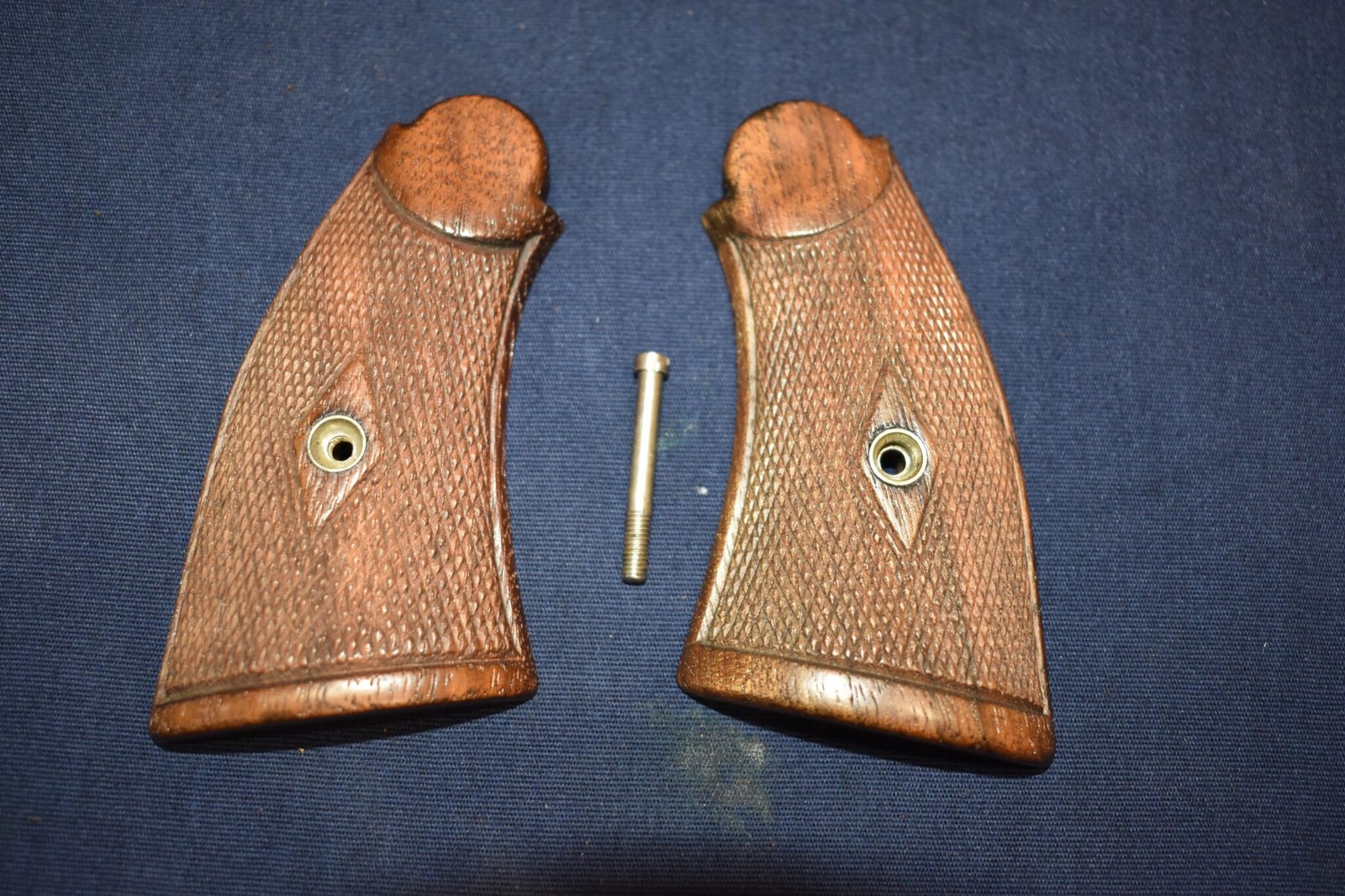 SMITH & WESSON K FRAME PRE-WAR SERVICE GRIPS WITH BRASS MEDALLIONS KPWS5