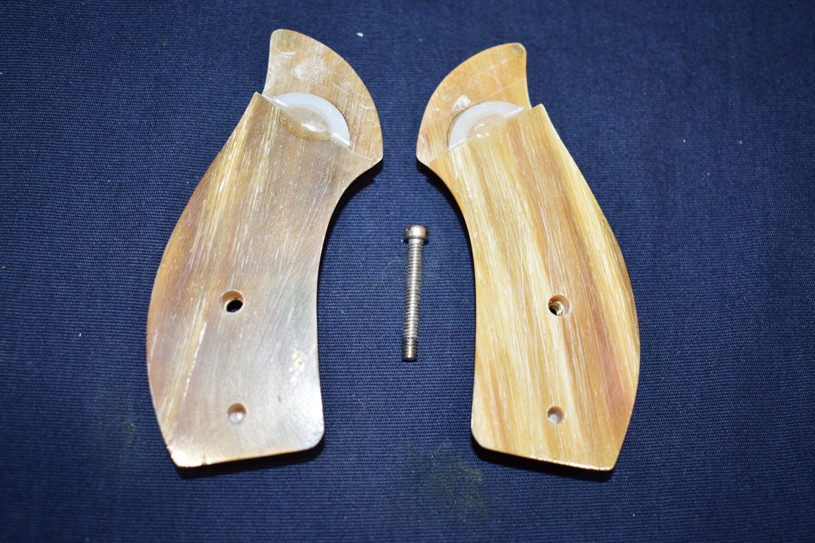 SMITH & WESSON J FRAME ROUND BUTT PREMIUM GRADE RAMS HORN GRIPS JRH9 - Image 3