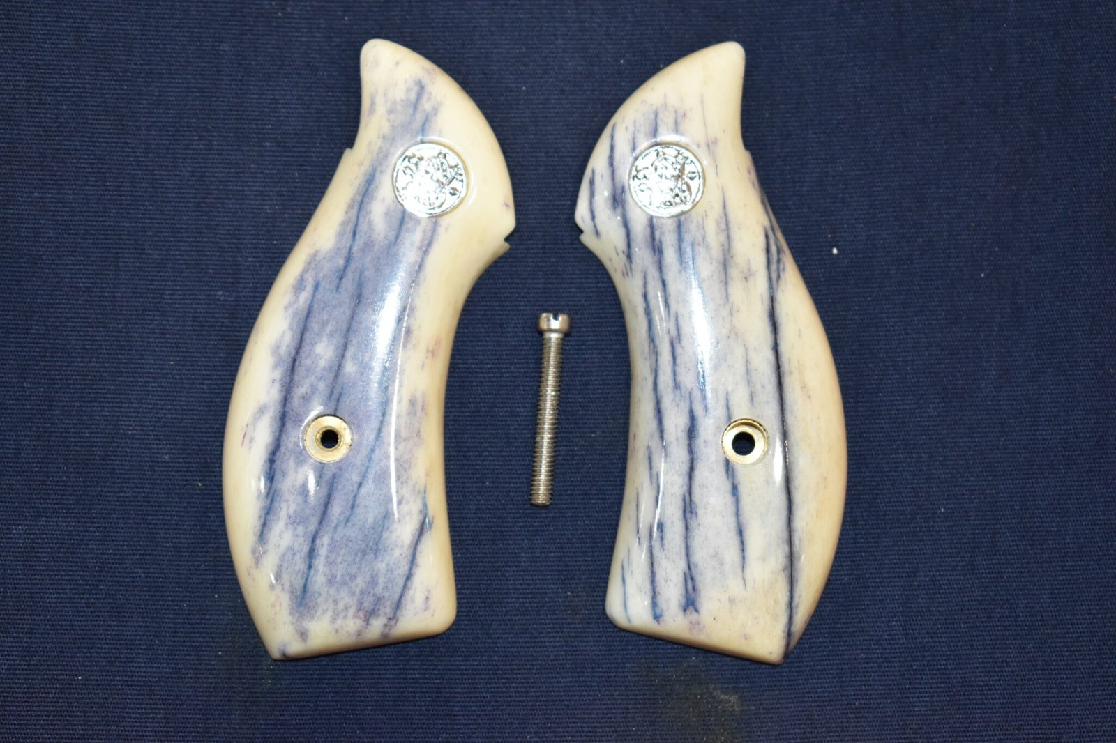 SMITH & WESSON J FRAME PREMIUM GRADE GIRAFFE BONE GRIPS JRBGB15