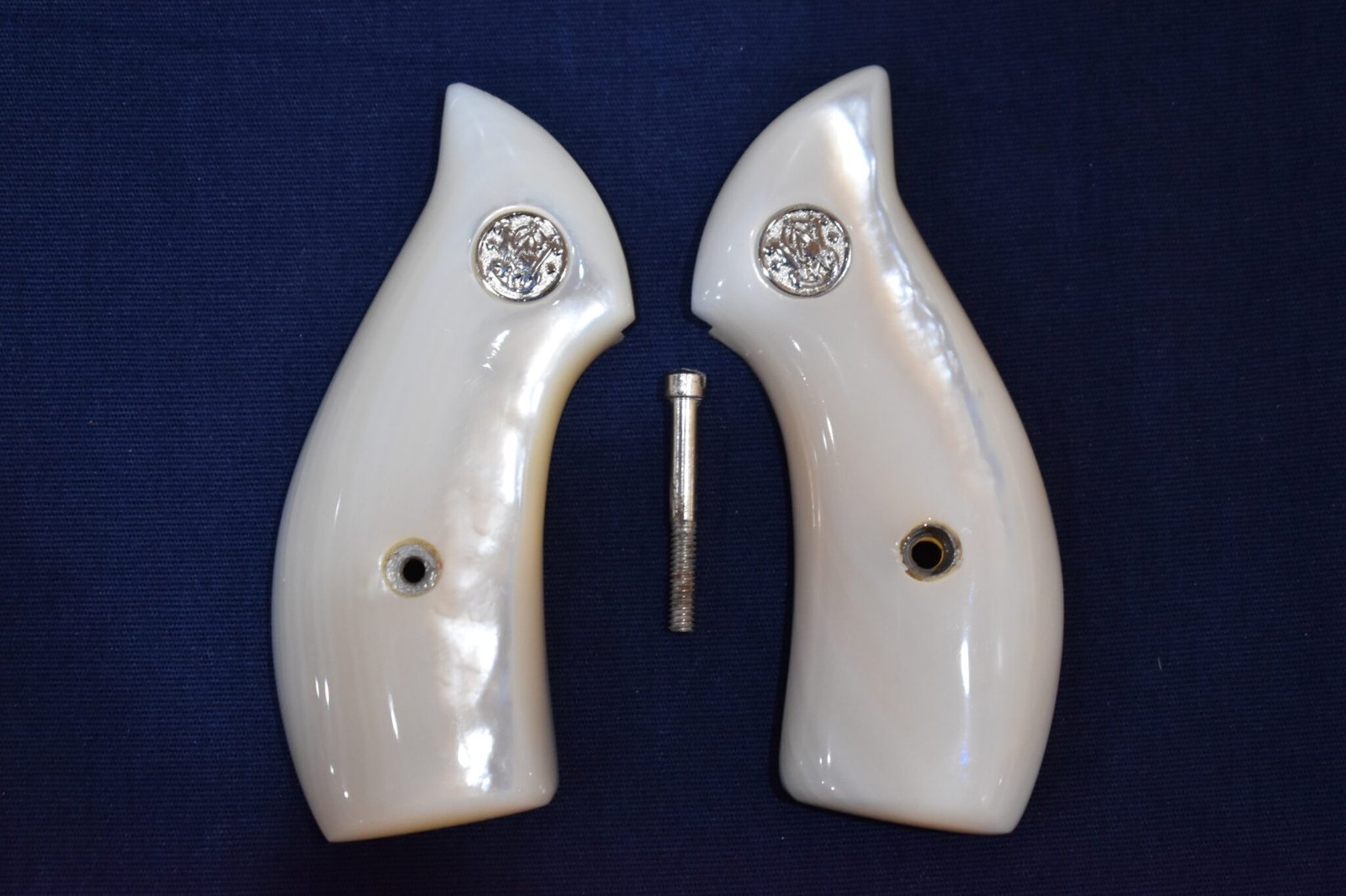SMITH & WESSON J FRAME MOTHER OF PEARL GRIPS JMOP3