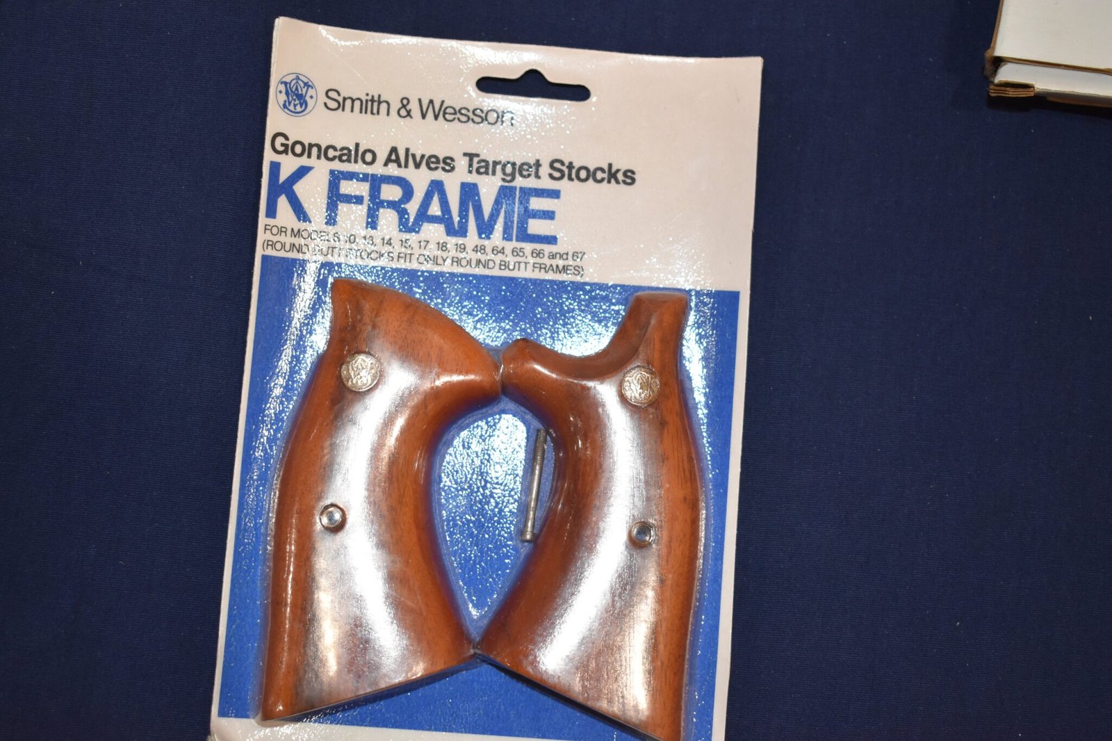 SMITH & WESSON FACTORY K FRAME PRESENTATION TARGET GRIPS NEW IN THE PACKAGE KPT10