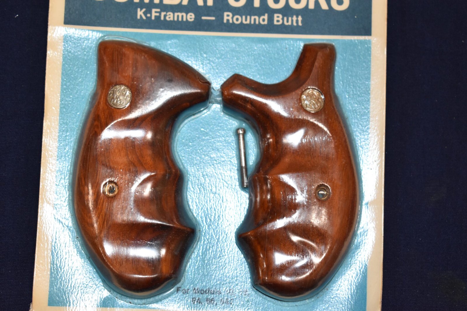 SMITH & WESSON K FRAME FACTORY ROUND BUTT COMBAT GRIPS NEW IN THE PACKAGE KRBC3 - Image 2