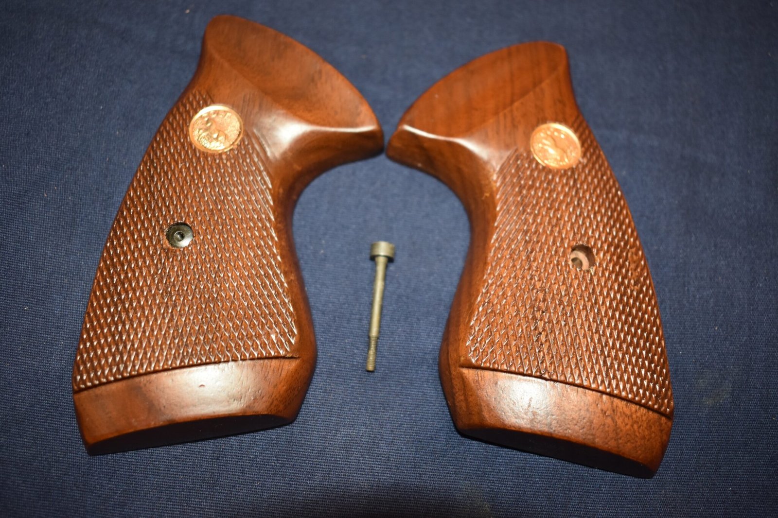 COLT TROOPER MK III FACTORY TARGET GRIPS TMK3-9