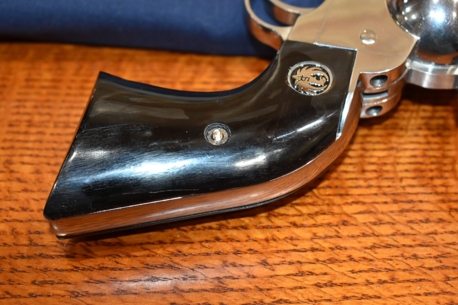 RUGER NEW VAQUERO SMOOTH BUFFALO HORN GRIPS RNVBH11 - Image 5