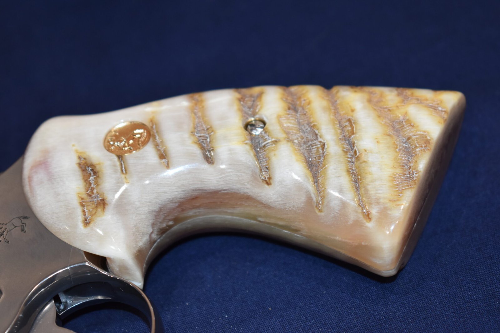 COLT PYTHON PREMIUM GRADE RAM'S HORN GRIPS CPRHT1 - Image 10