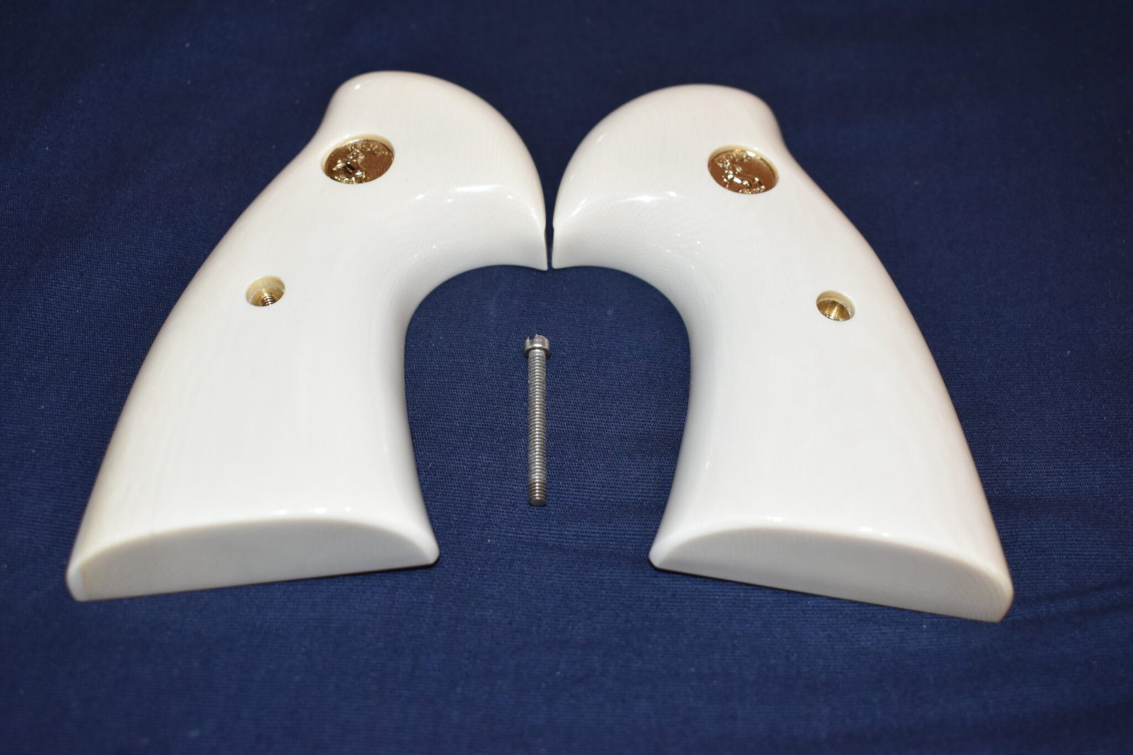 COLT I FRAME IVORY TARGET GRIPS FOR A COLT PYTHON CPIT1