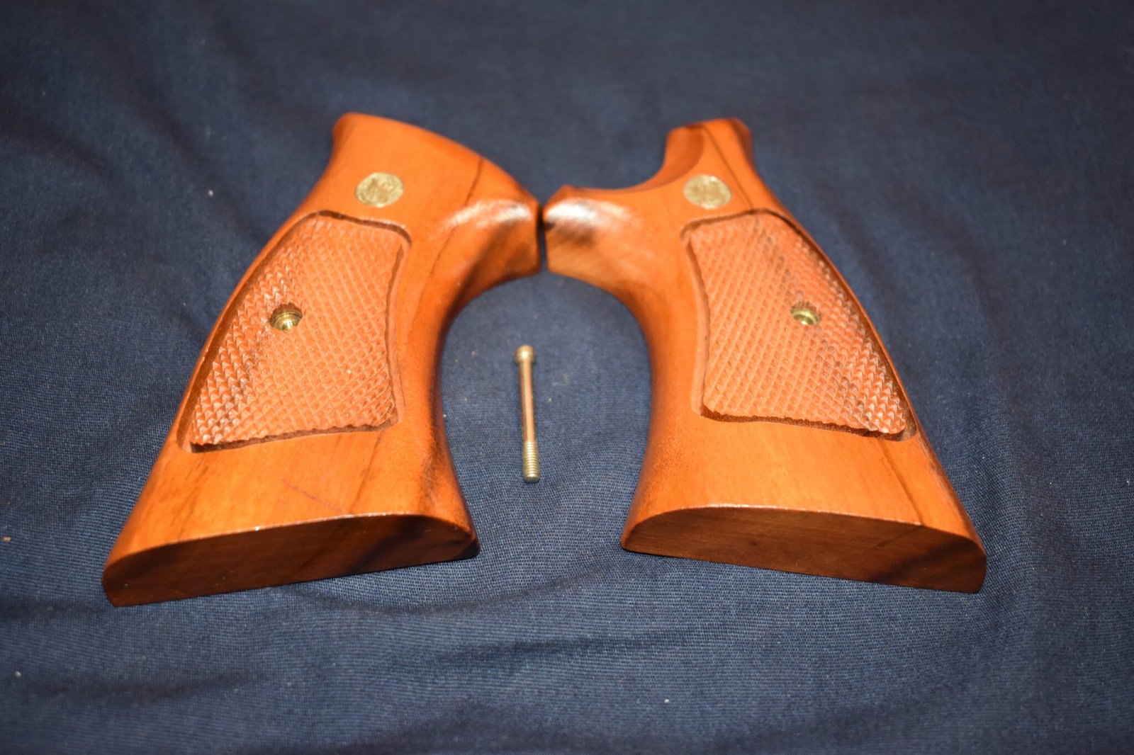 SMITH & WESSON FACTORY N FRAME TARGET GRIPS NT60 - Image 2