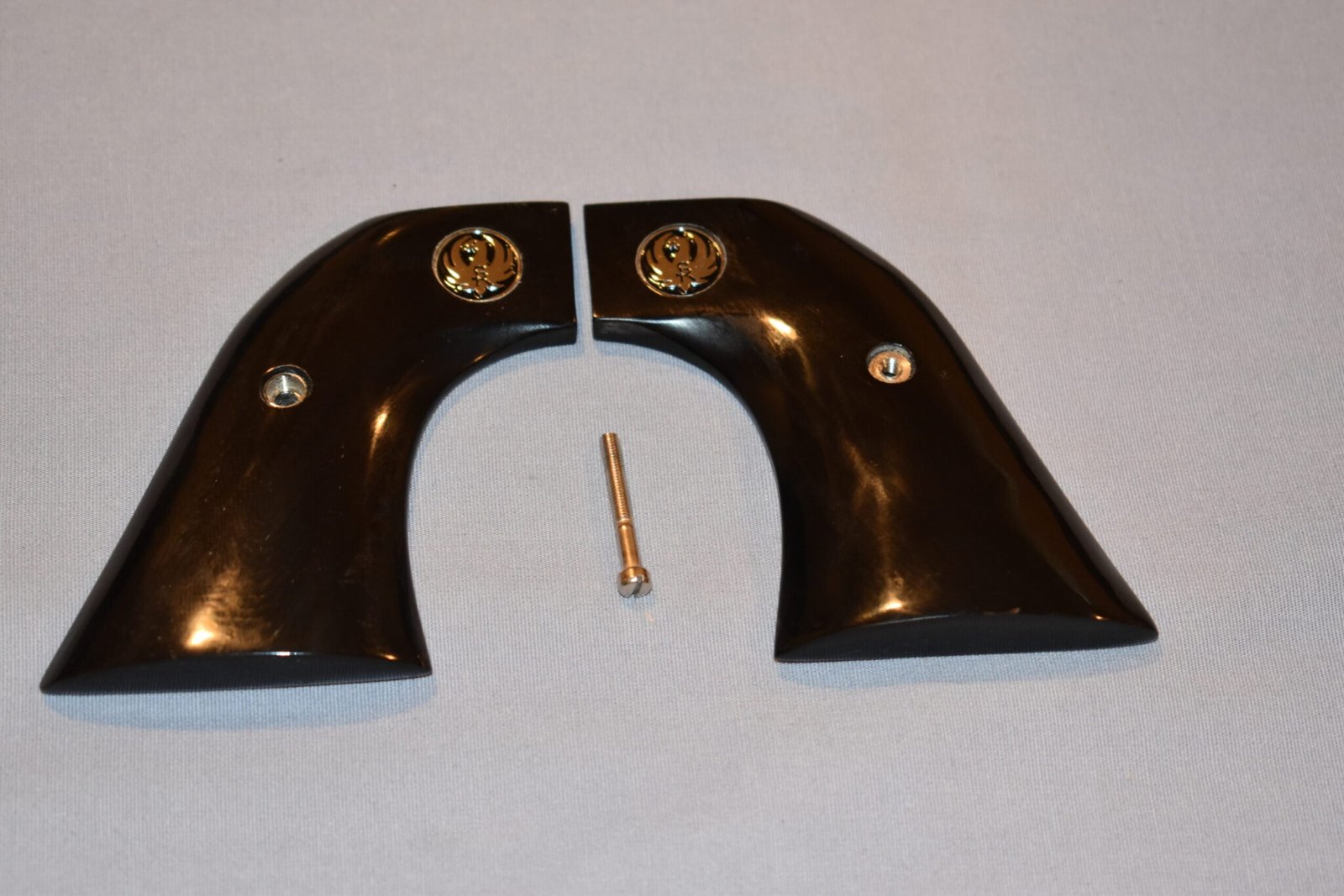 RUGER NEW MODEL BLACKHAWK OR OLD VAQUERO BUFFALO HORN GRIPS RBHBH15 - Image 2