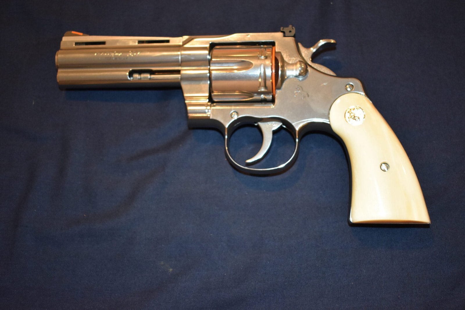 COLT PYTHON PREMIUM GRADE GIRAFFE BONE GRIPS CPGB10 - Image 4