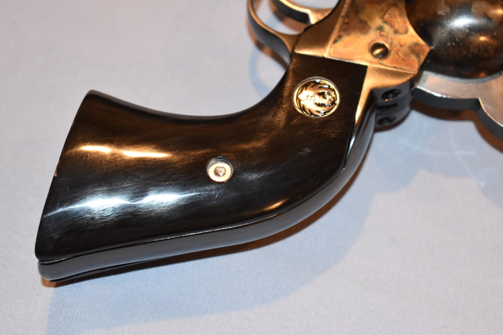 RUGER NEW MODEL BLACKHAWK OR OLD VAQUERO BUFFALO HORN GRIPS RBHBH15 - Image 5