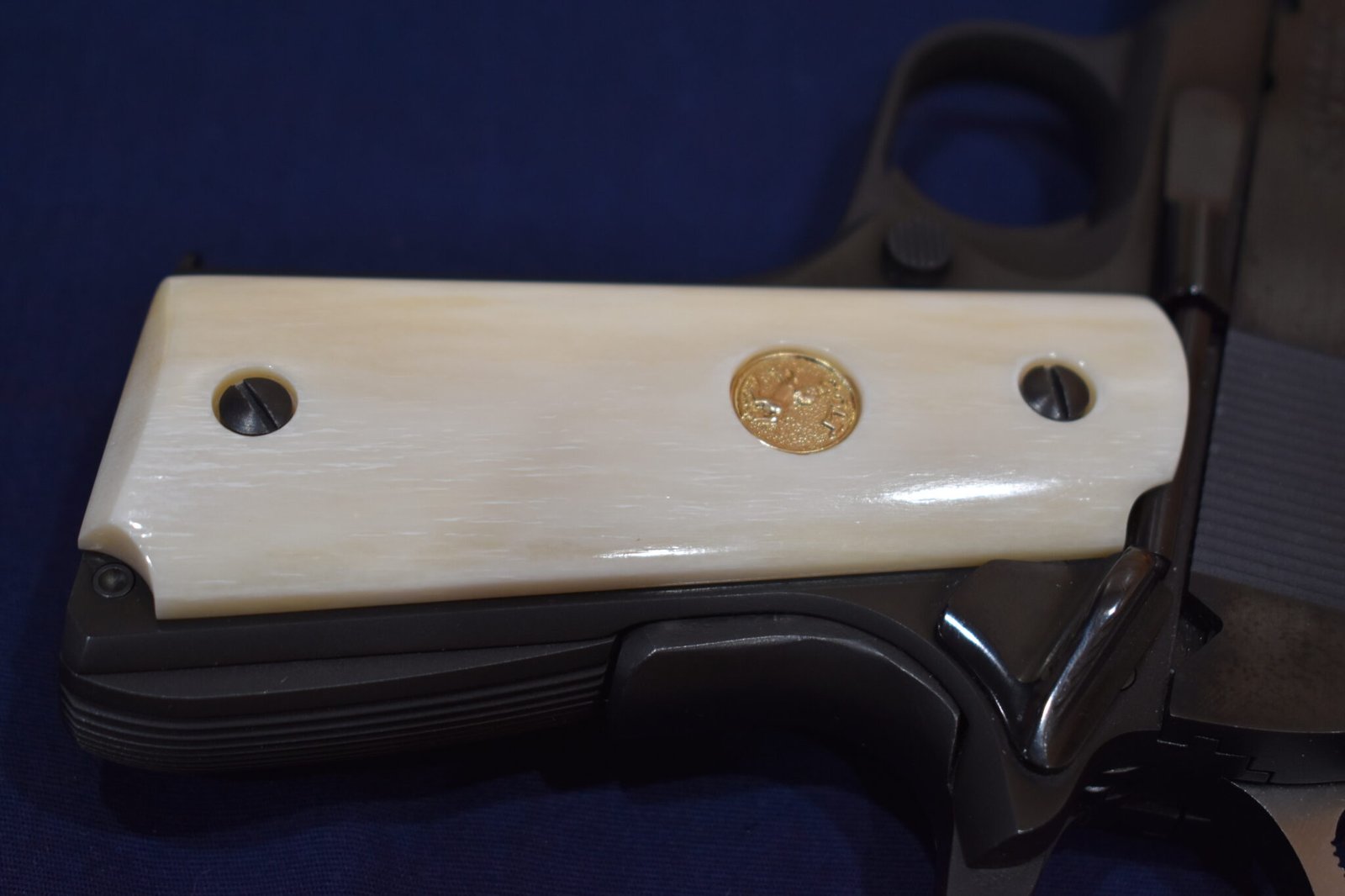 COLT 1911 PREMIUM GRADE GIRAFFE BONE GRIPS 1911GB22 - Image 5