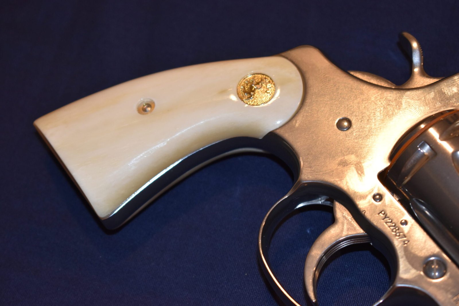 COLT PYTHON PREMIUM GRADE GIRAFFE BONE GRIPS CPGB10 - Image 11
