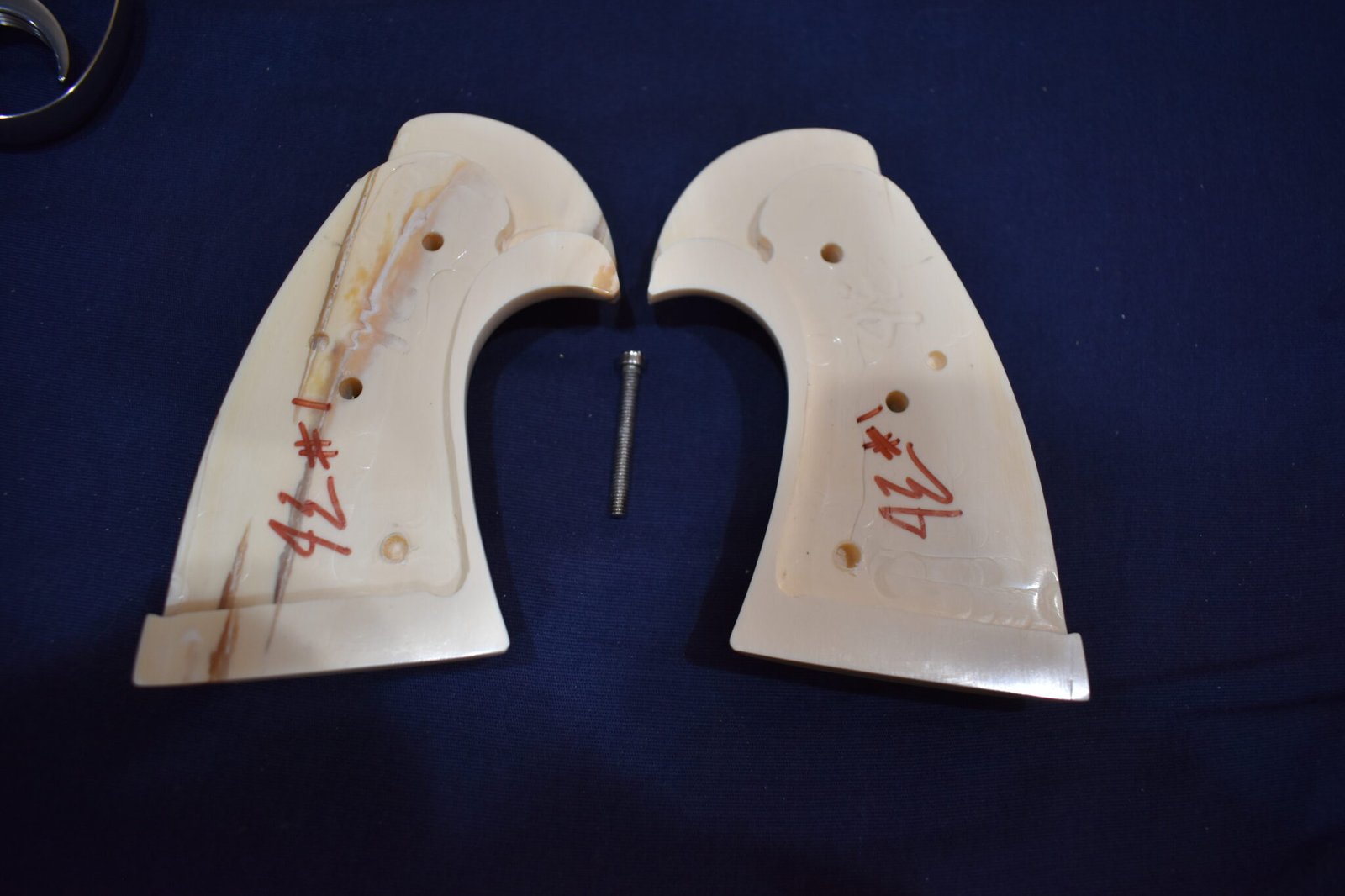 COLT I FRAME IVORY TARGET GRIPS FOR A COLT PYTHON CPMIT1 - Image 3