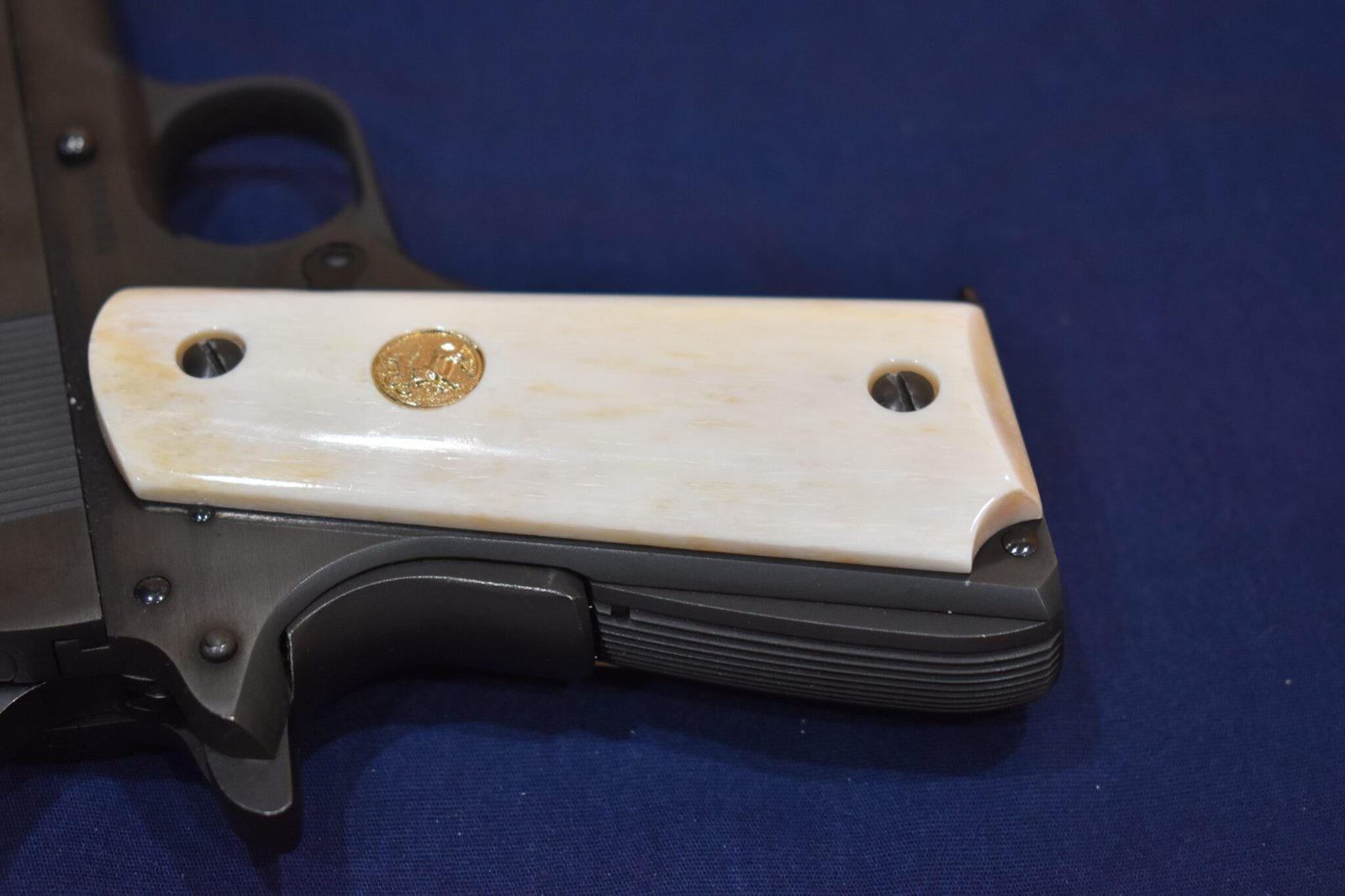 COLT 1911 PREMIUM GRADE GIRAFFE BONE GRIPS 1911GB23 - Image 6
