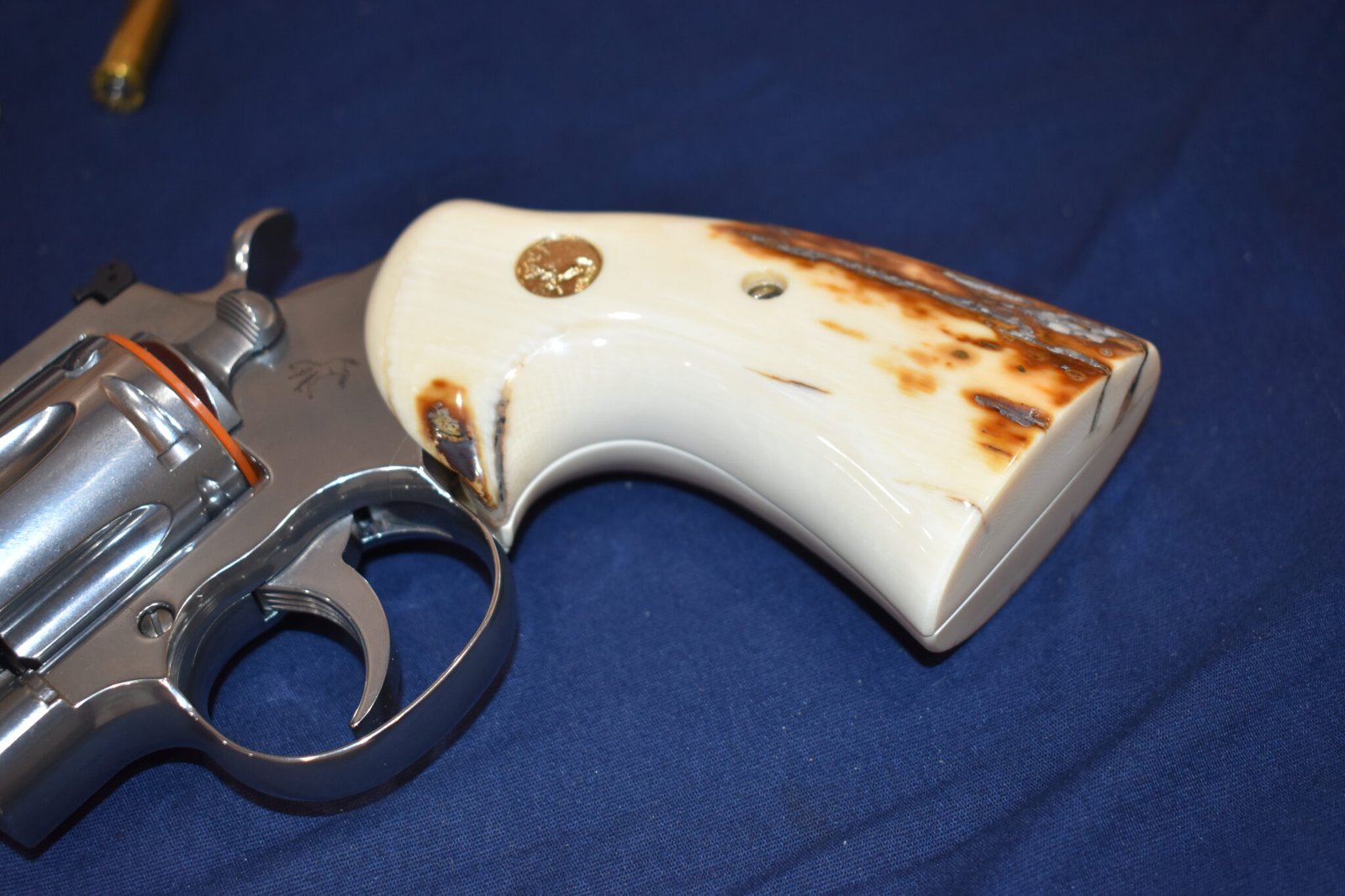 COLT I FRAME IVORY TARGET GRIPS FOR A COLT PYTHON CPMIT1 - Image 12