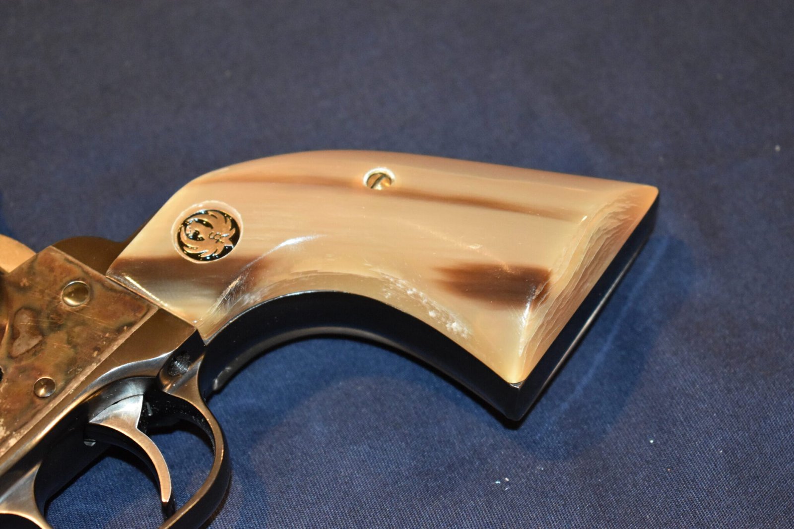 RUGER NEW MODEL BLACKHAWK OR OLD VAQUERO BUFFALO HORN GRIPS RBHH1 - Image 12