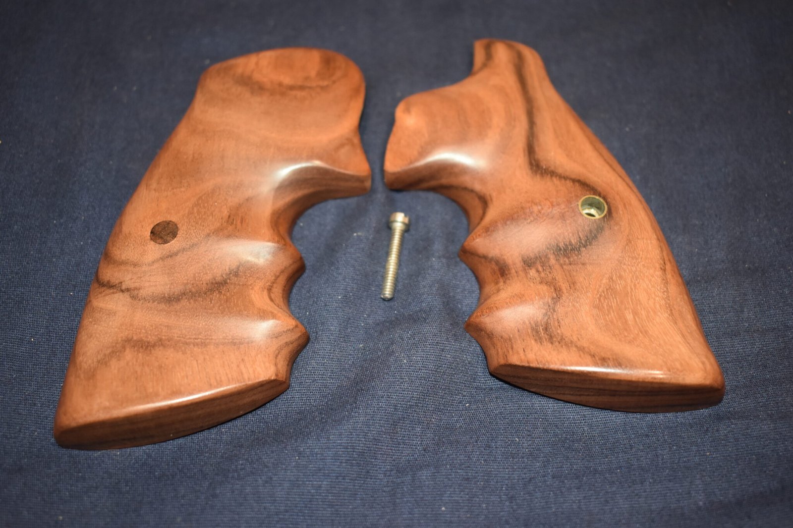 GUY HOGUE CUSTOM COLT PYTHON GRIPS GHP1 - Image 2