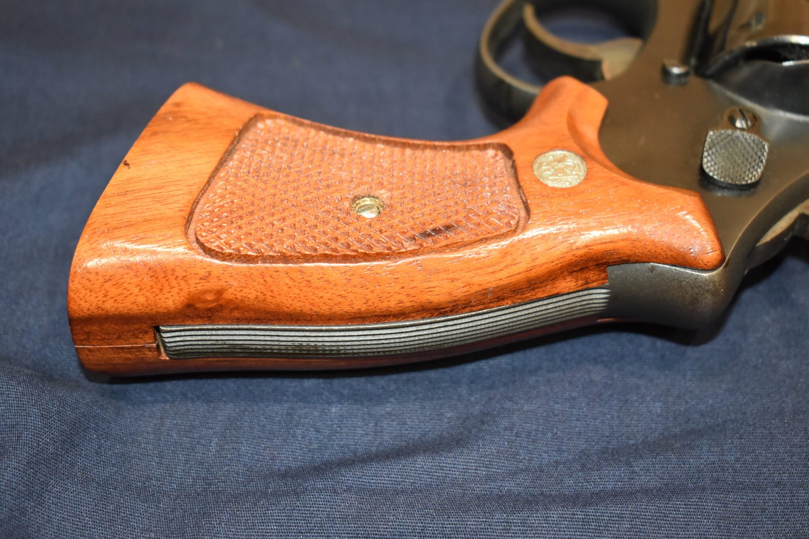 SMITH & WESSON FACTORY N FRAME TARGET GRIPS NT62 - Image 5